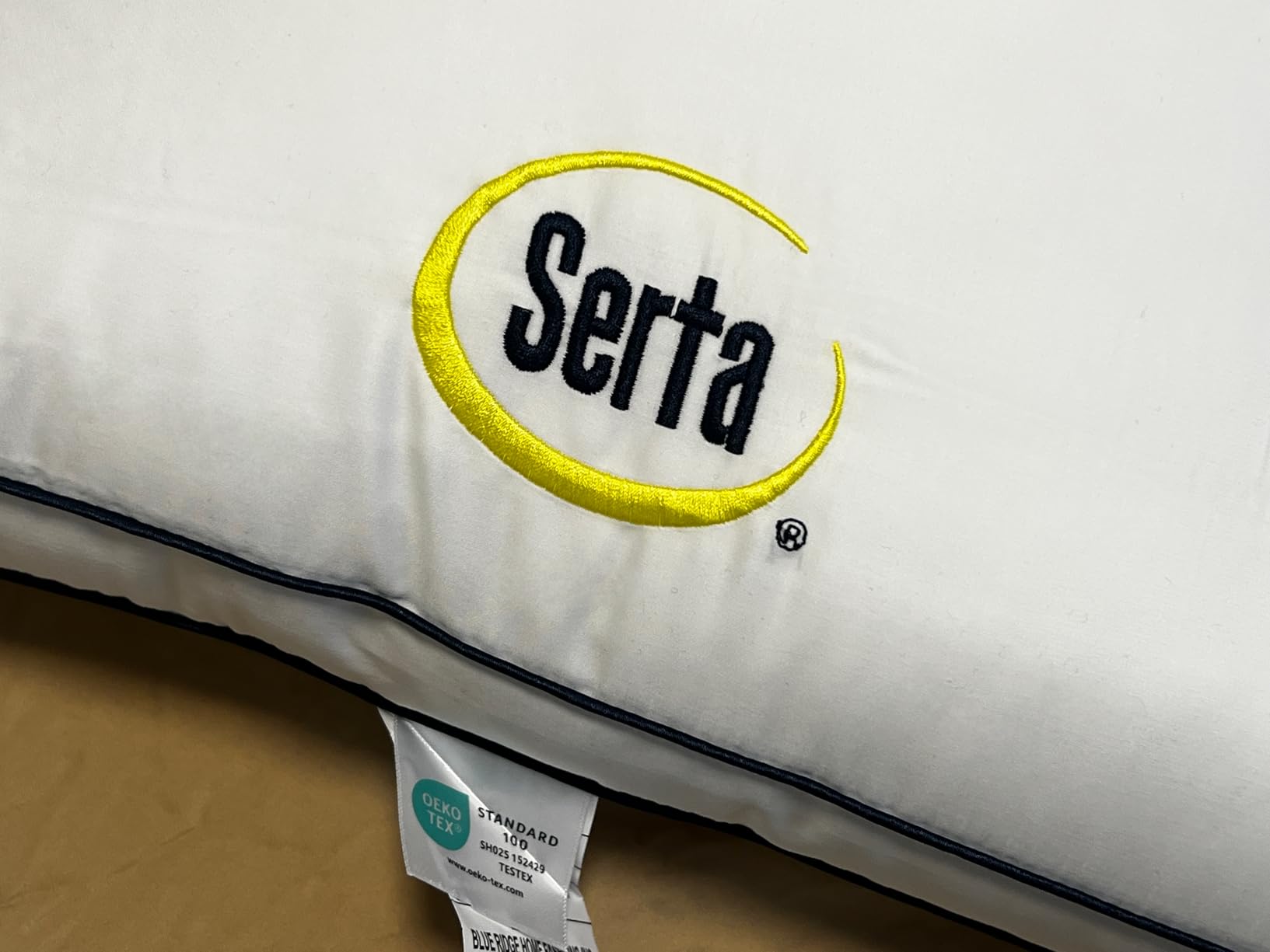 Serta Hotel Collection Bed Pillows Queen/Standard Size Set of 2, 400 Thread Count 100% Cotton Cover, Medium Firm, Support Gusseted Down Alternative Pillow for Back, Stomach or Side Sleepers, 18