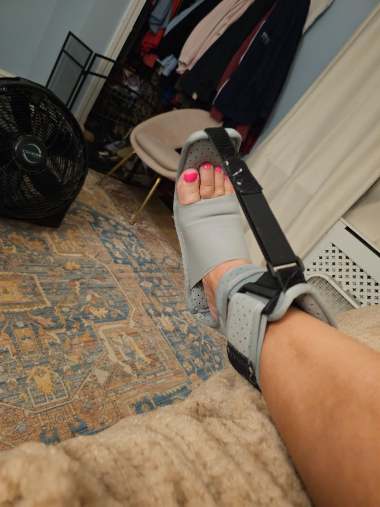 Upgraded Plantar Fasciitis Night Splint, Adjustable Straps Plantar Fasciitis Relief, Supportive Foot Braces with Arch Cushion for Achilles Tendonitis, Foot Drop & Heel Spur Pain Relief Day & Night (Black) customer photo 1