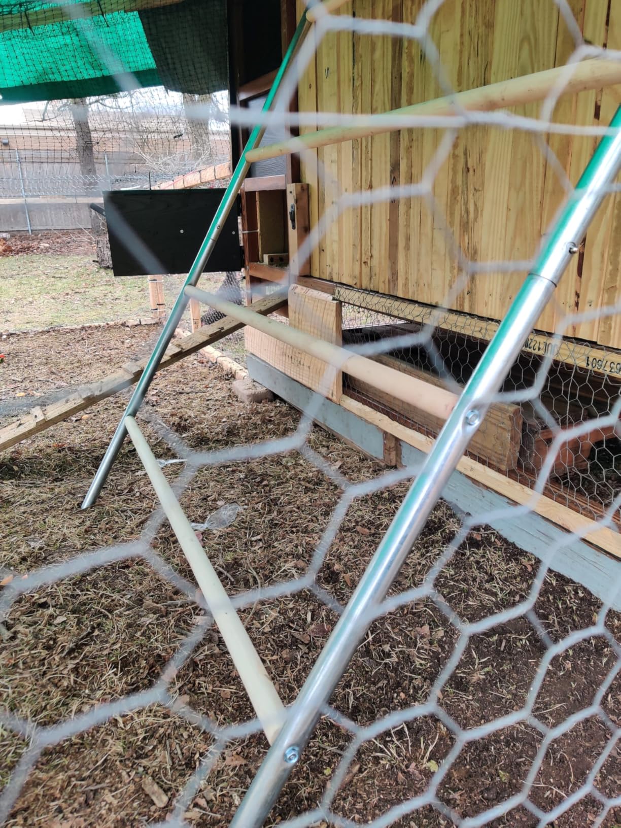 Large Chicken Coop,Metal Chicken Run for Yard with Feeding Door,Walk-in Chicken Pen for 10-20 Chickens,Outdoor Poultry Cage with Anti-UV Cover customer photo 2