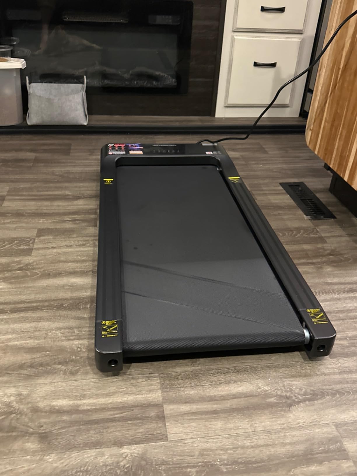 Walking Pad, 6% Walking Pad with Incline, No-Assembly Walking pad Treadmill with APP and Remote Control, LED Display, 2.5 HP Quiet Under Desk Treadmills, 300 lbs Capacity customer photo 1