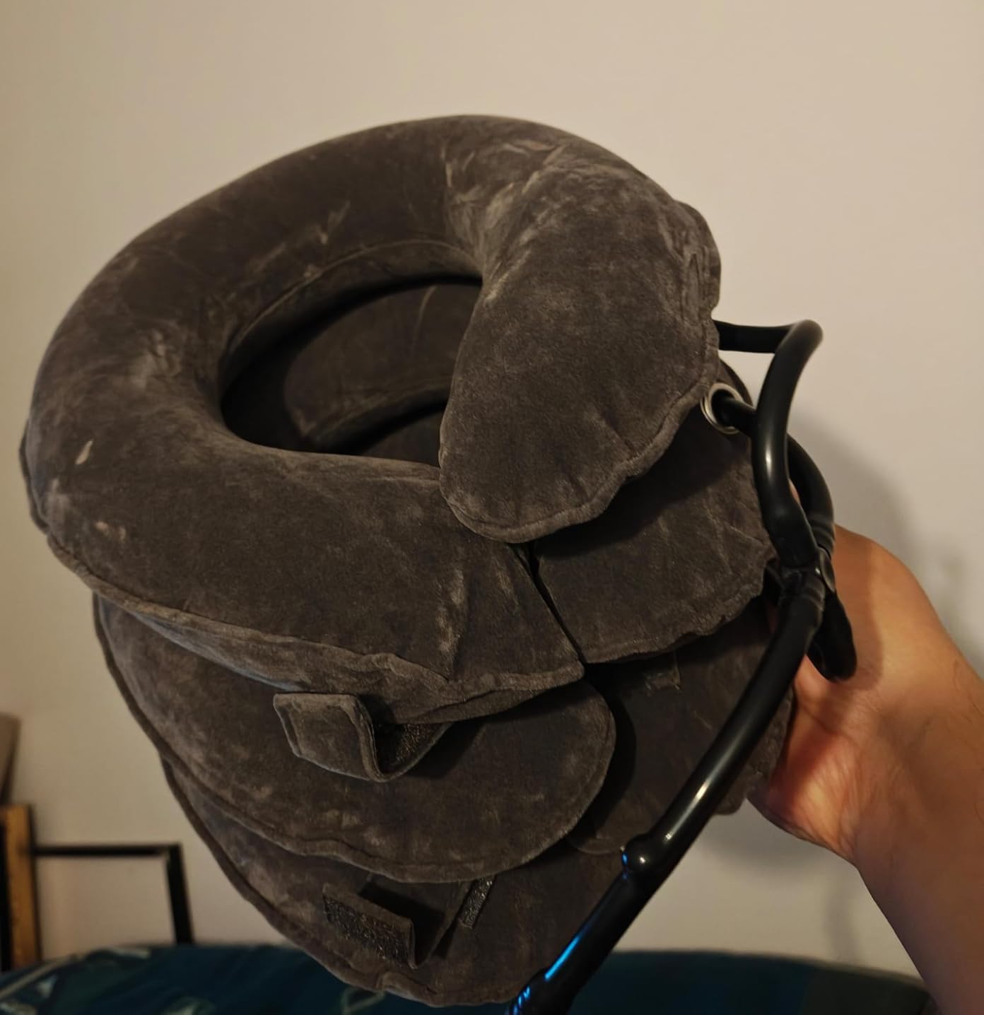 Neck Stretcher, Cervical Traction Device, Neck Traction Device, Adjustable Inflatable Neck Braces for Neck Pain and Support, Neck Stretcher Cervical Traction, Neck Decompression Home Use (Gray) customer photo 1