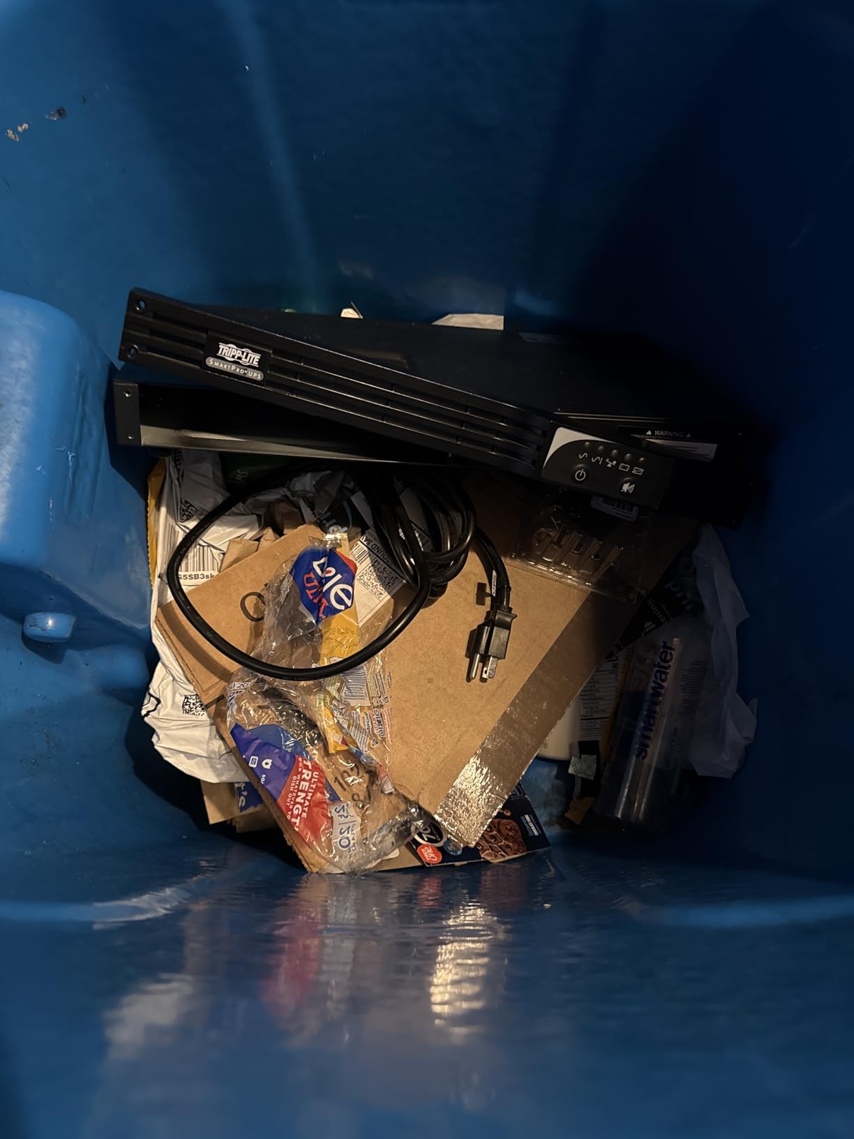 Tripp Lite SMART500RT1U 500VA Smart UPS Back Up, 300W Line-Interactive, 1U Rackmount, Network Card Options, USB, DB9 Serial customer photo 1