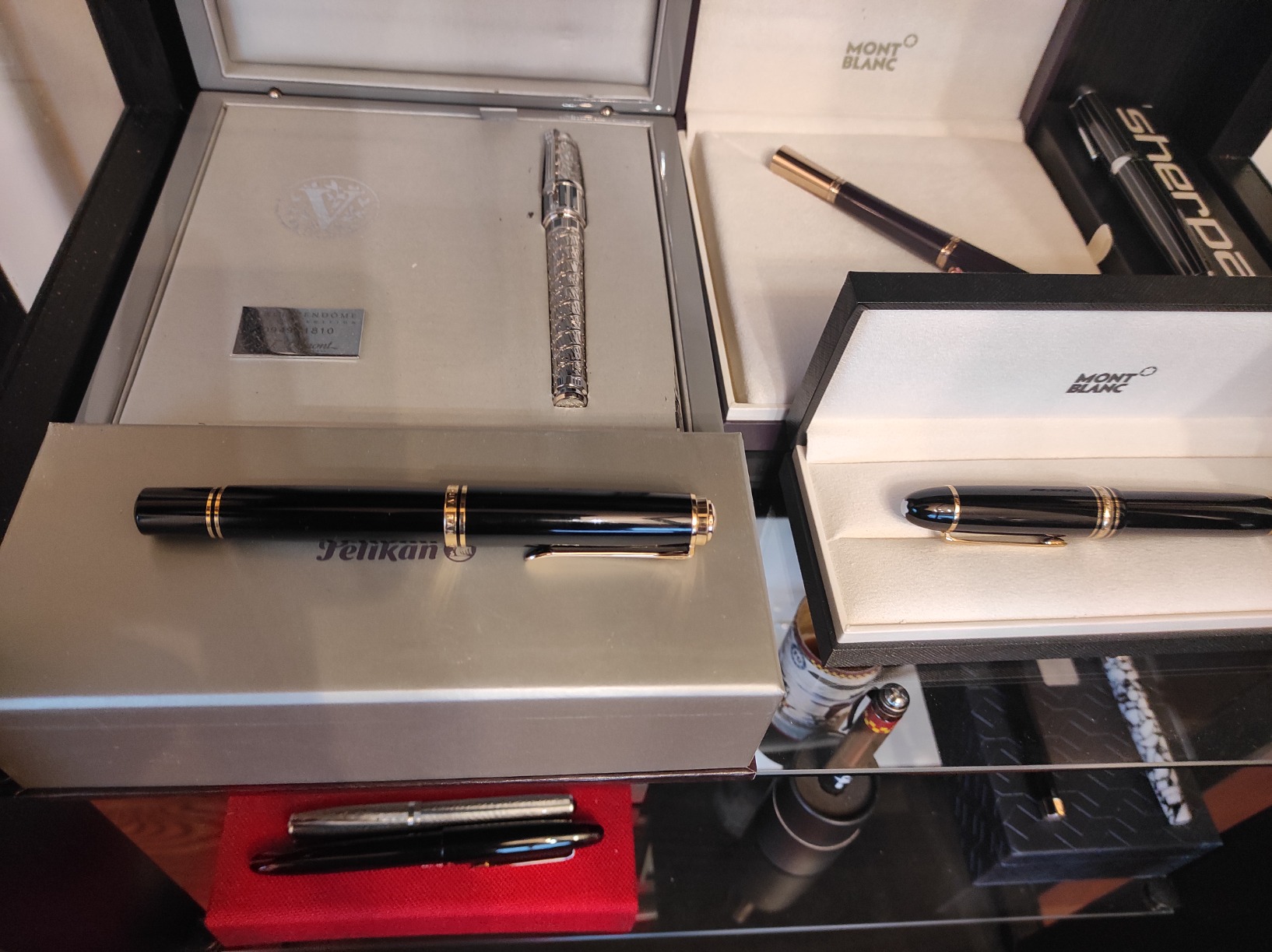 Pelikan Souverän M1000 Fountain Pen, Fine Nib, Black customer photo 1