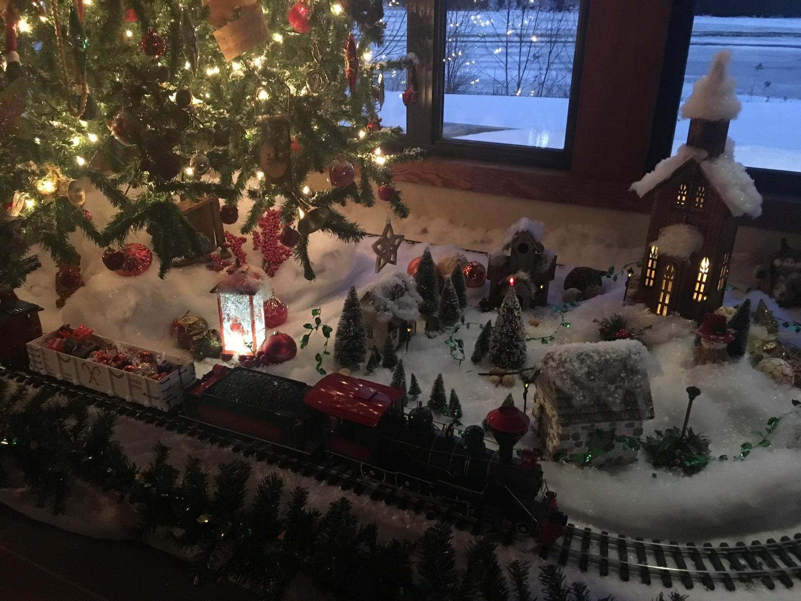 Bachmann Trains - Night Before Christmas Ready To Run Electric Train Set - Large G Scale customer photo 2