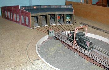 Walthers Cornerstone HO Scale Model Roundhouse customer photo 1