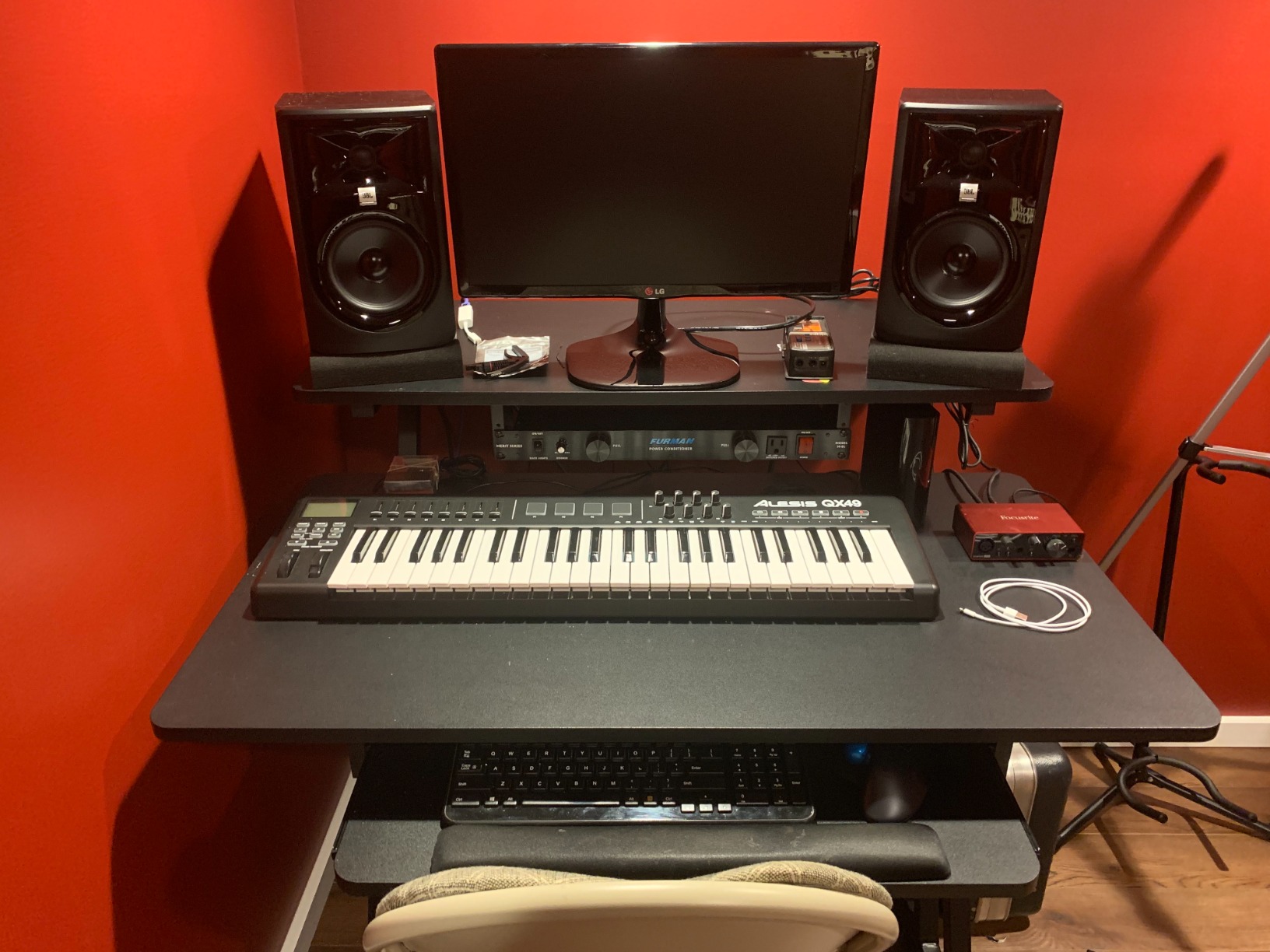 On-Stage WS7500 Series Wood Studio Workstation - Rosewood customer photo 2