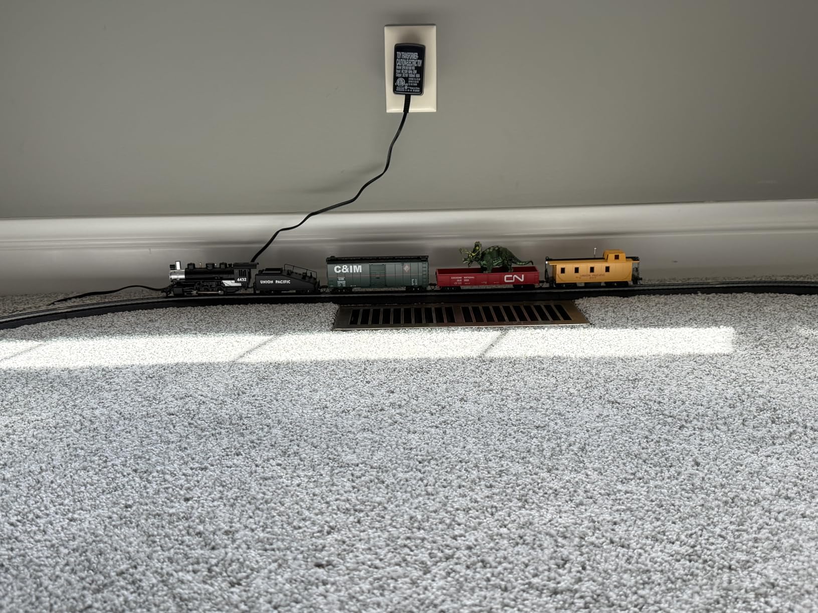 Bachmann Trains - Pacific Flyer Ready To Run Electric Train Set - HO Scale customer photo 1