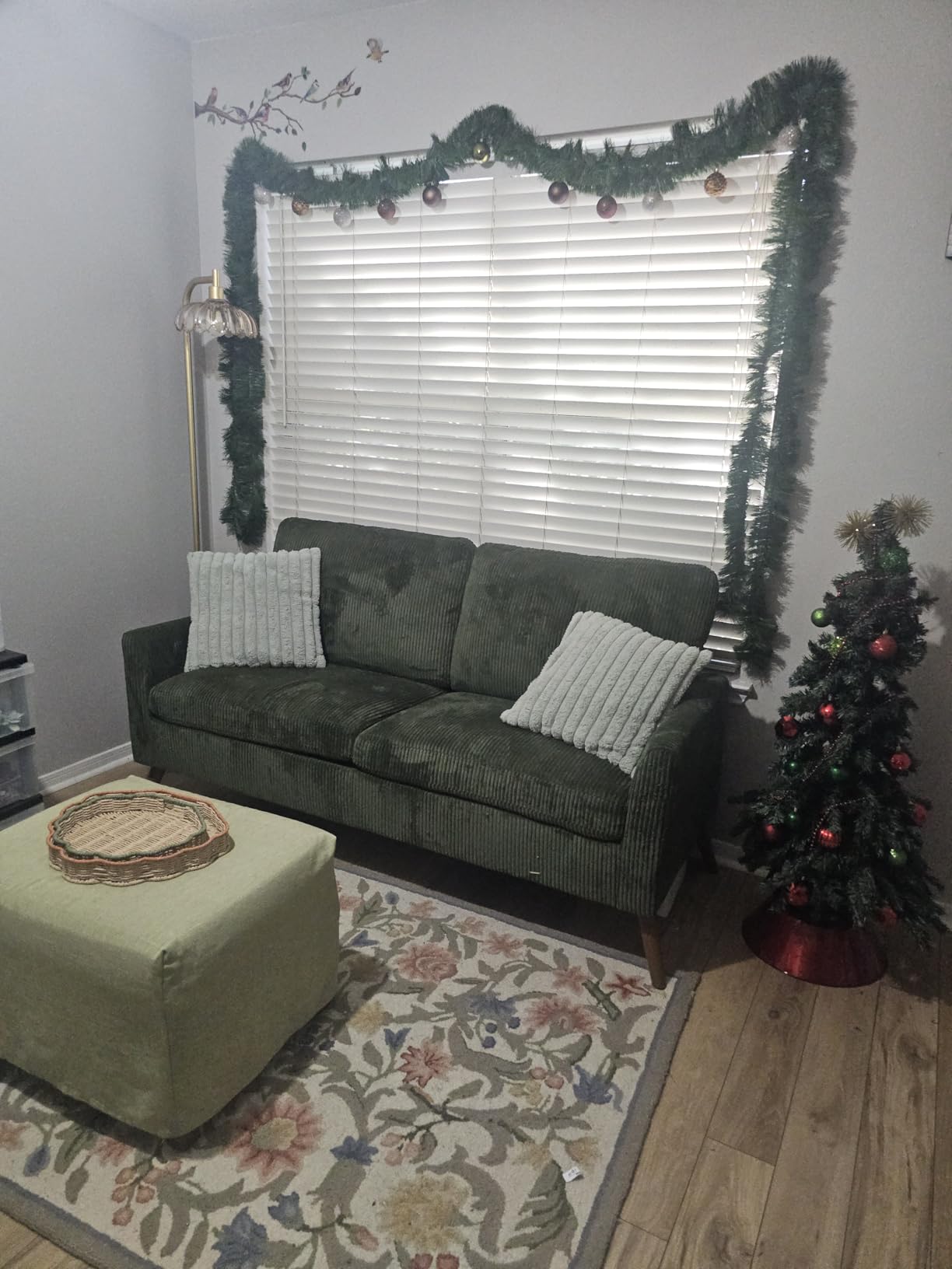 SAFAVIEH Area Rug 8x10 - Chelsea Collection - Large - Ivory, Hand-Hooked Wool, French Country Design, Ideal for Living Room, Bedroom, Office, Dining Space (HK248A) customer photo 2