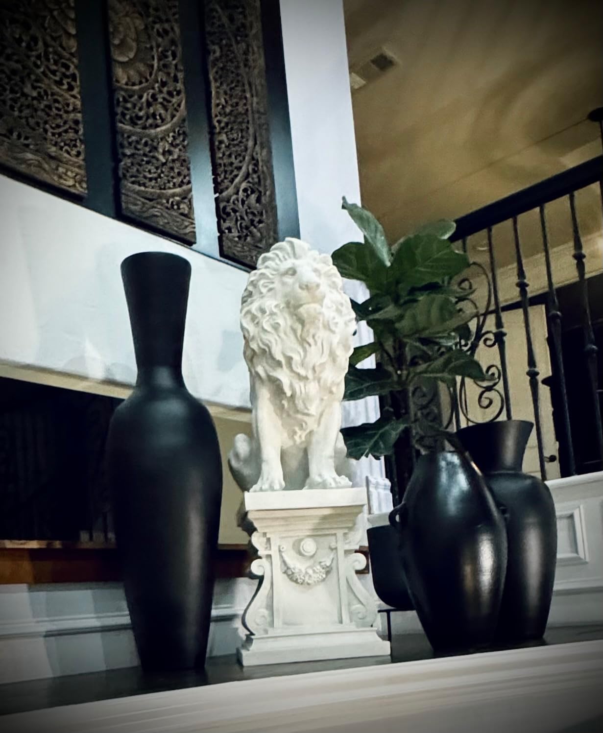 Lion of Florence Sentinel Indoor/Outdoor Animal Statue, 28 Inch Tall, Cast Stone Resin, Antique Stone Finish customer photo 2