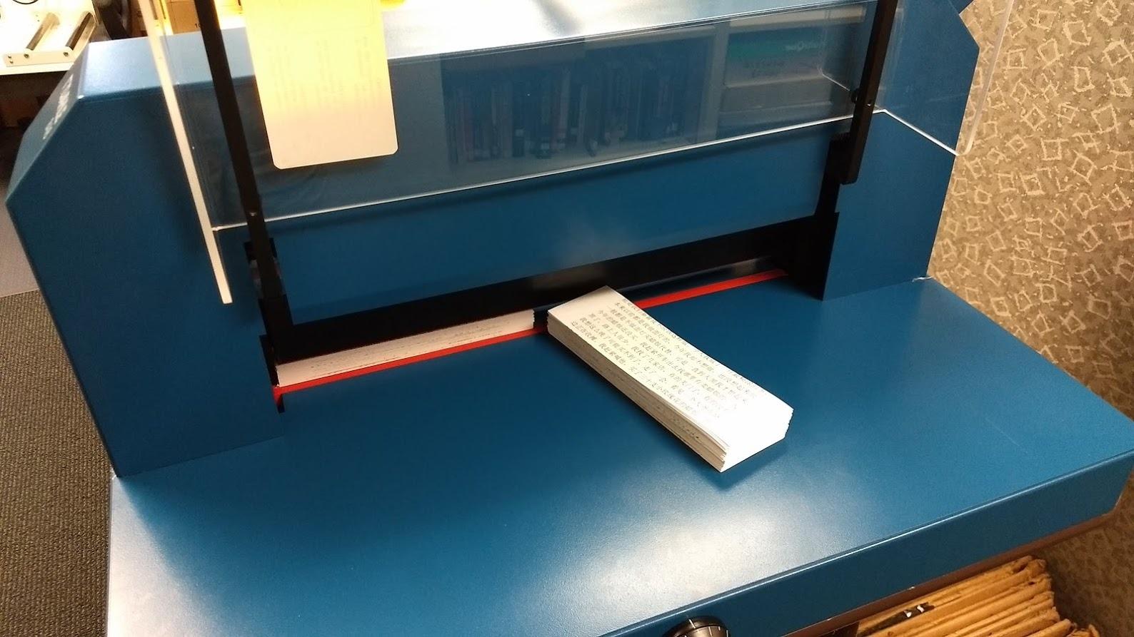 Dahle 848 Professional Ream Cutter, 700 Sheet Capacity, 18-5/8