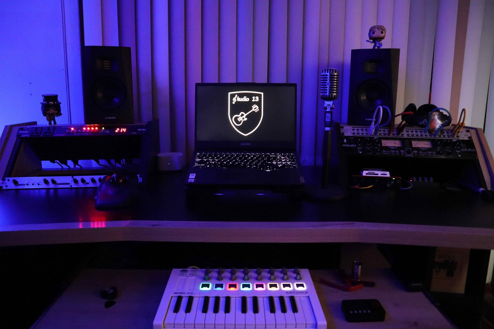 dbx DBX286SV Instrument, Microphone Preamp & Channel Strip Processor, with Compression, De-Esser, Enhancer, Expander/Gate, Loop-Out. Metering LEDs, XLR and 1/4 inch inputs. Rack Mountable 1U. Silver customer photo 2