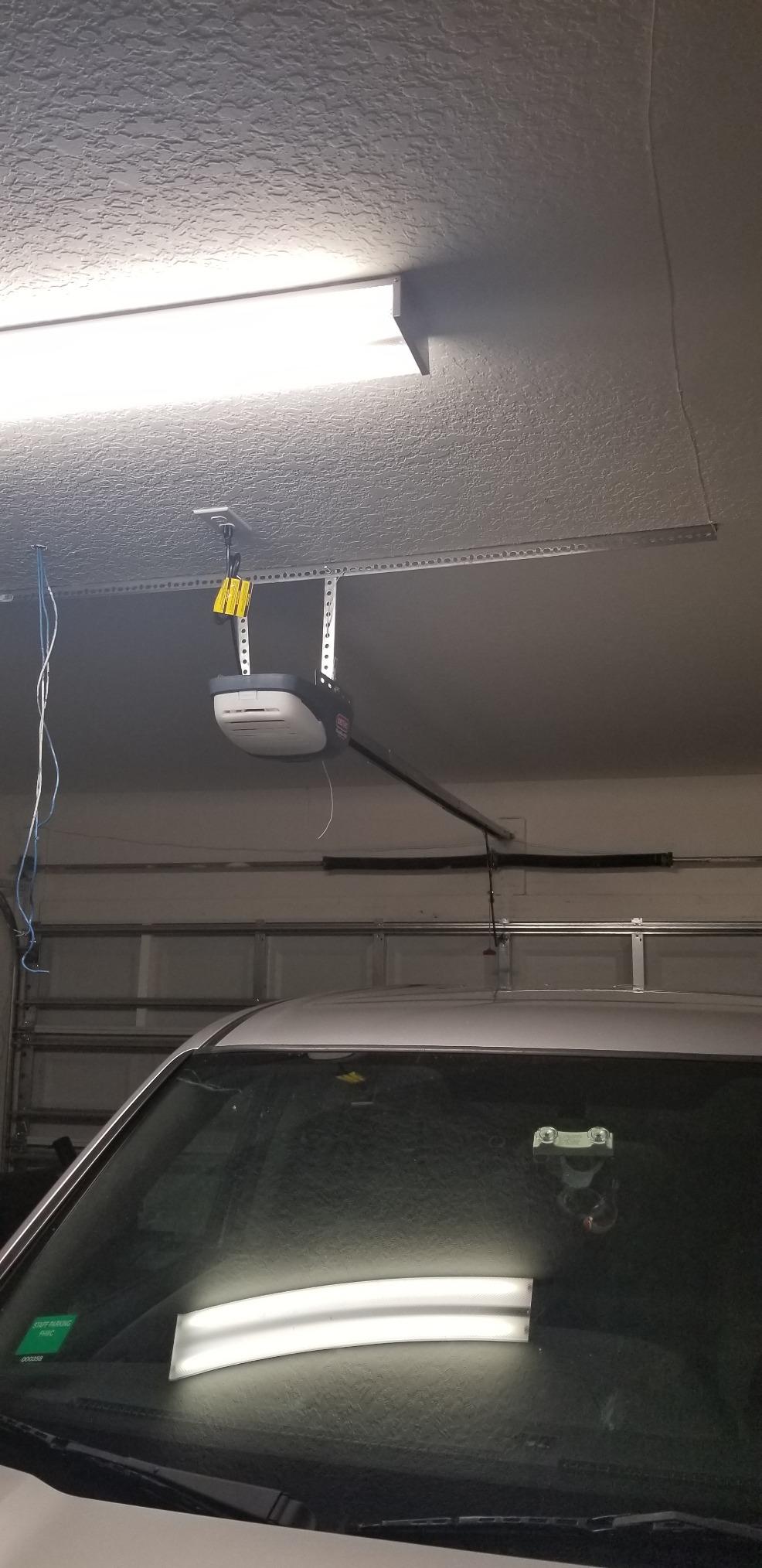 Genie ChainMax 1000 Garage Door Opener - Durable Chain Drive - Includes two 3-Button Pre-Programmed Remotes, Wall Console, Wireless Keypad, Safe-T-Beams customer photo 2