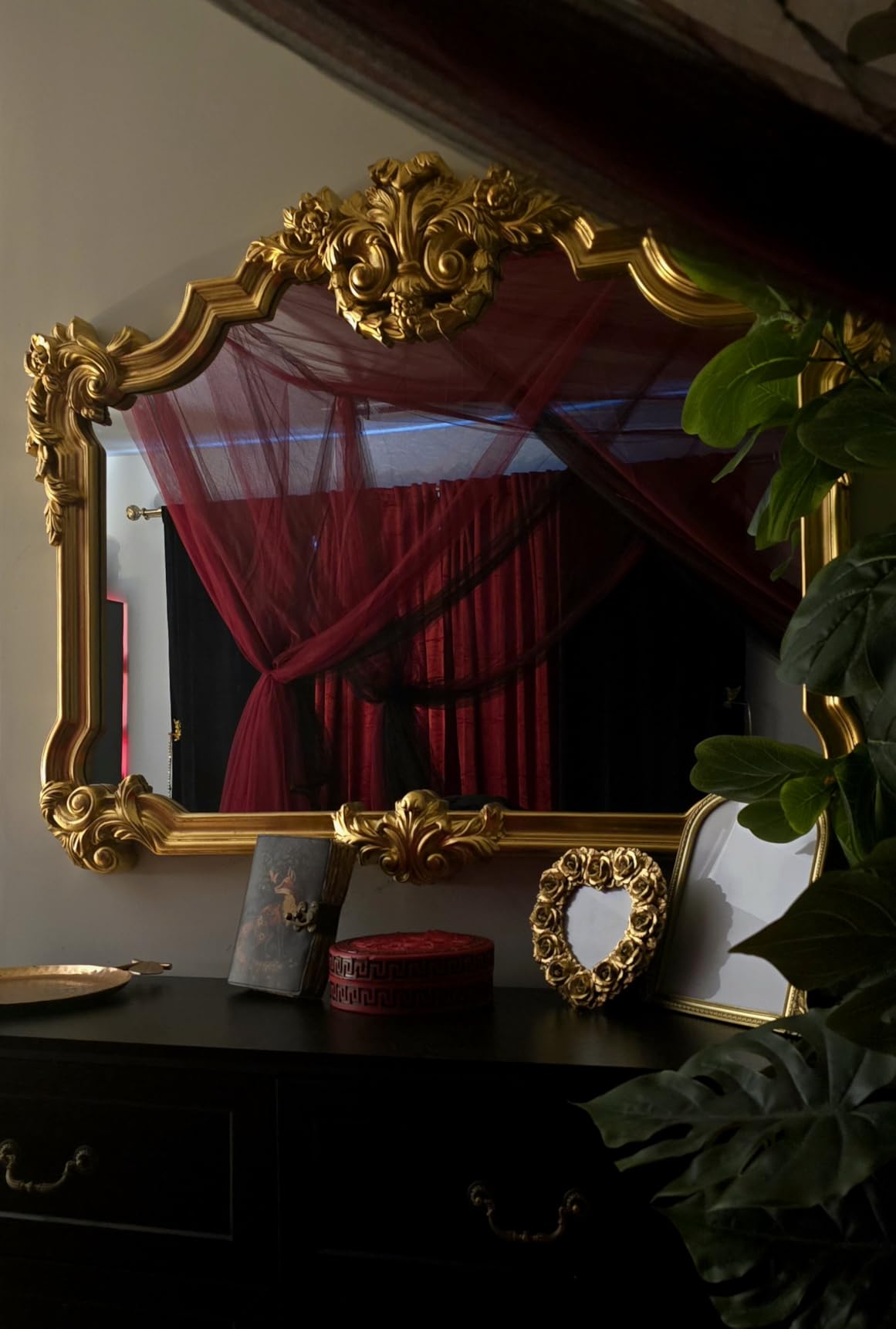 Antiqued Talida Gold Ornate Mirror for Wall, Large Focal Point Rectangular Bedroom Living Room & Vanity Wall Mounted Mirror in Resin Frame, Gold Leaf, 27 x 38 Inch customer photo 1