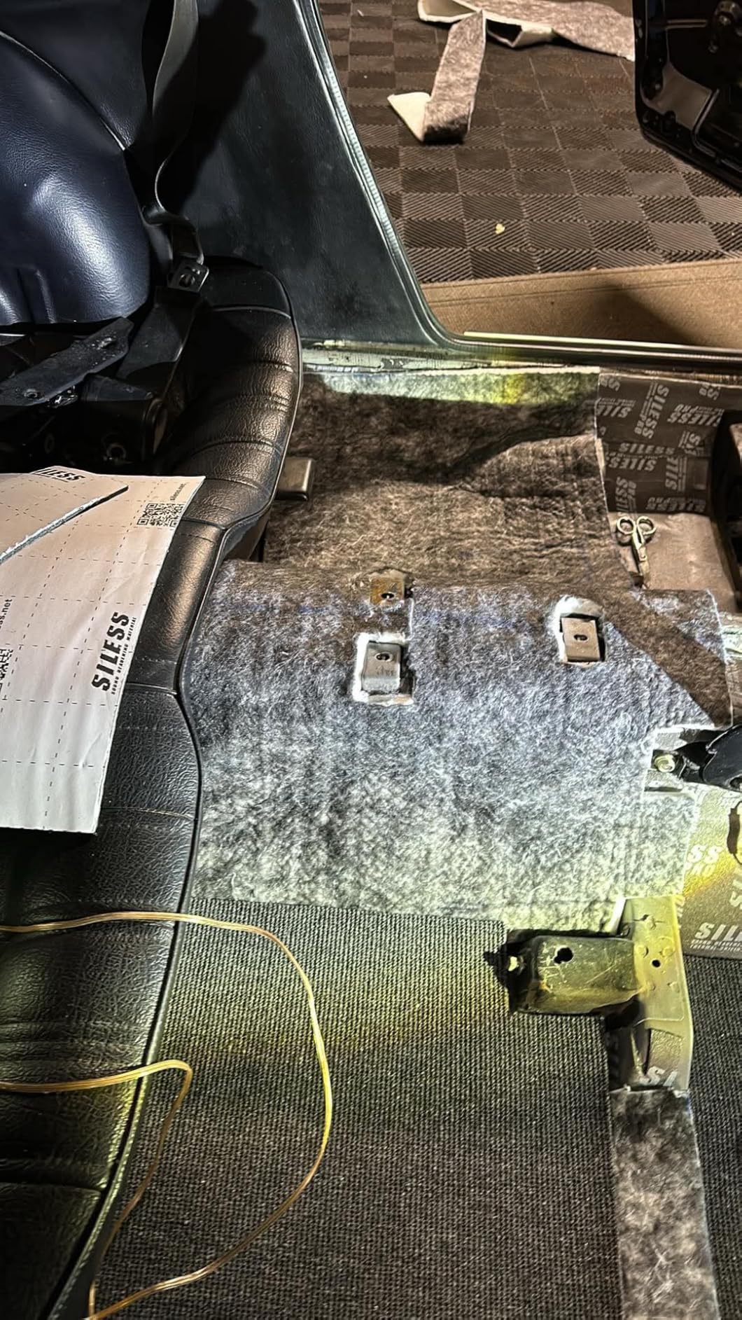 Design Engineering 050113 Under Carpet Lite 70