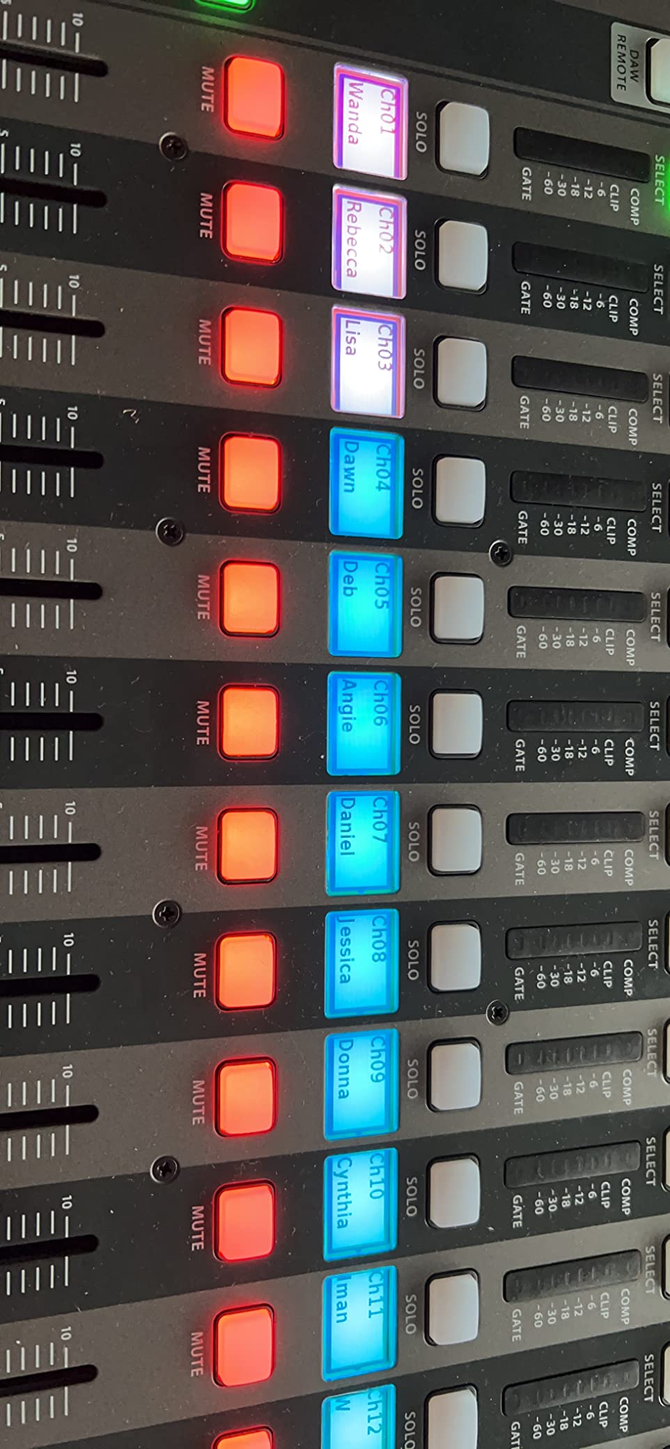 Behringer X32 40-Input 25-Bus Digital Mixing Console customer photo 3