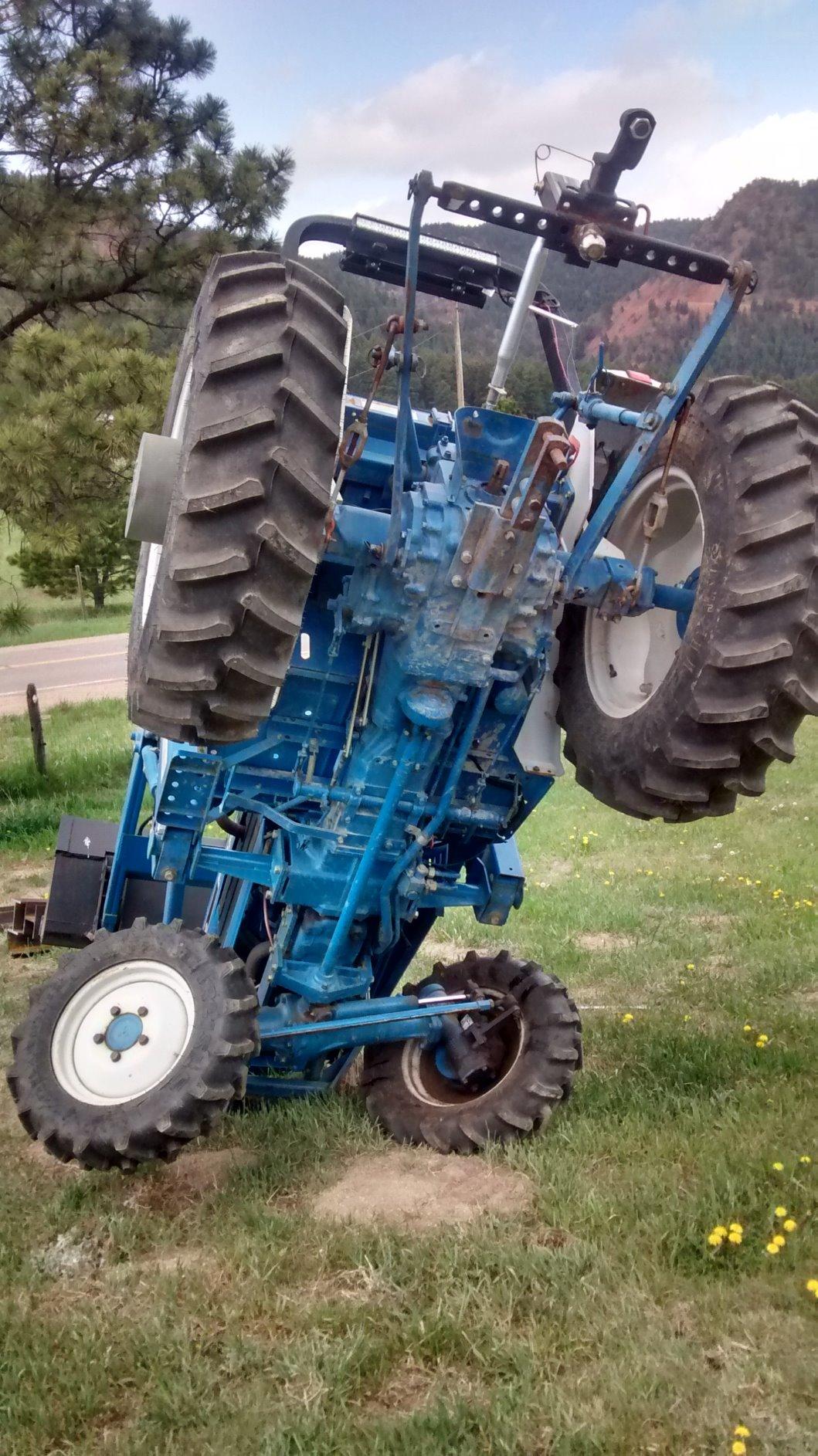 Titan Attachments Clamp-On Pallet Forks (Stablizer Bar, Light Duty 60 inch) customer photo 1