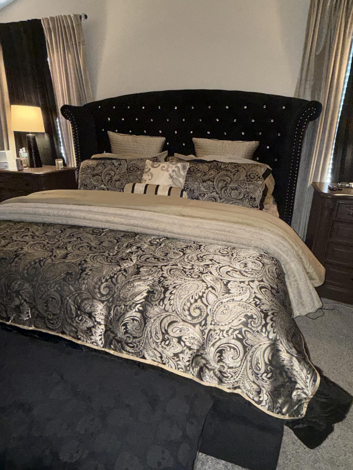 Madison Park Aubrey Cozy Comforter Set, Faux Silk Jacquard Paisley Design - All Season Down Alternative Bedding with Cotton Bed Sheets, Bed Skirt & Toss Pillows, King Black 12 Piece customer photo 2