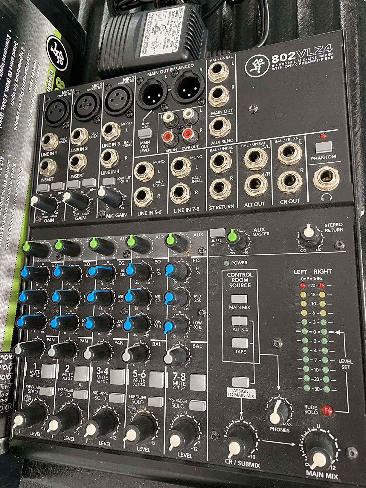 Mackie VLZ4 Series, 16-channel, Compact Mixer with Ultra-wide 60dB gain range and 10 Onyx Mic Preamps (164VLZ4) customer photo 4