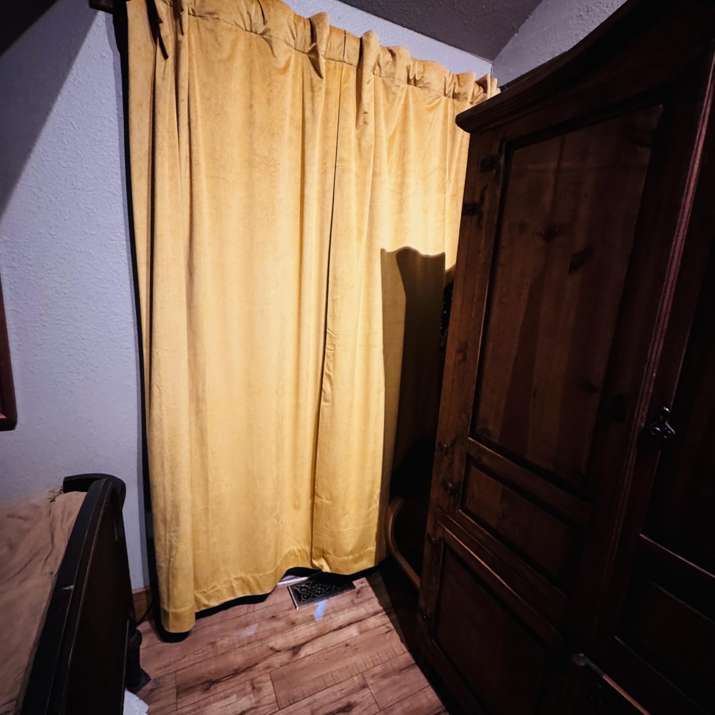 HPD Half Price Drapes Signature Velvet Thermal Blackout Curtains for Living Room 96 Inch Long (1 Panel) Rod Pocket Insulated Blackout Curtains for Bedroom Window Curtains, 50W x 96L, Porcelain White customer photo 1