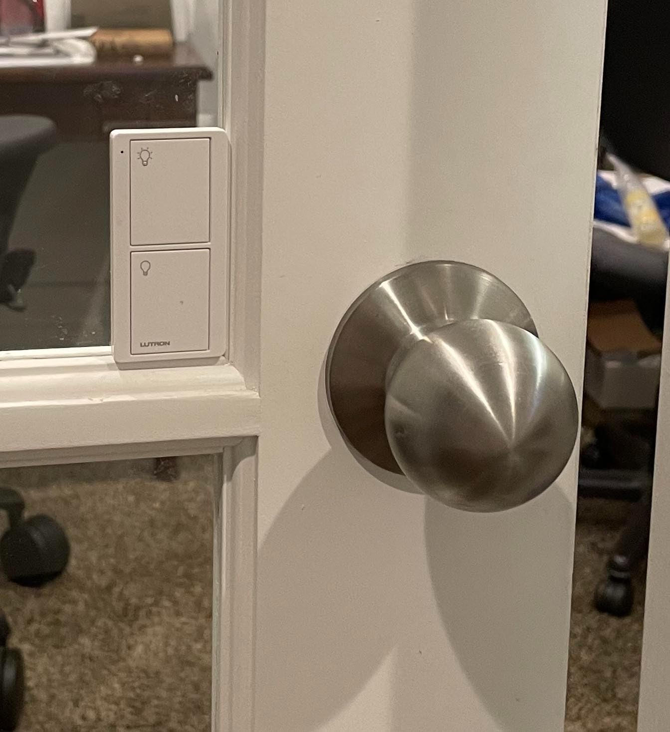 Lutron Pico Remote for Caseta Smart Switch, 2-Button Control, On/Off Control, For Table Top or Wallmount Use, PJ2-2B-GWH-L01, White customer photo 1