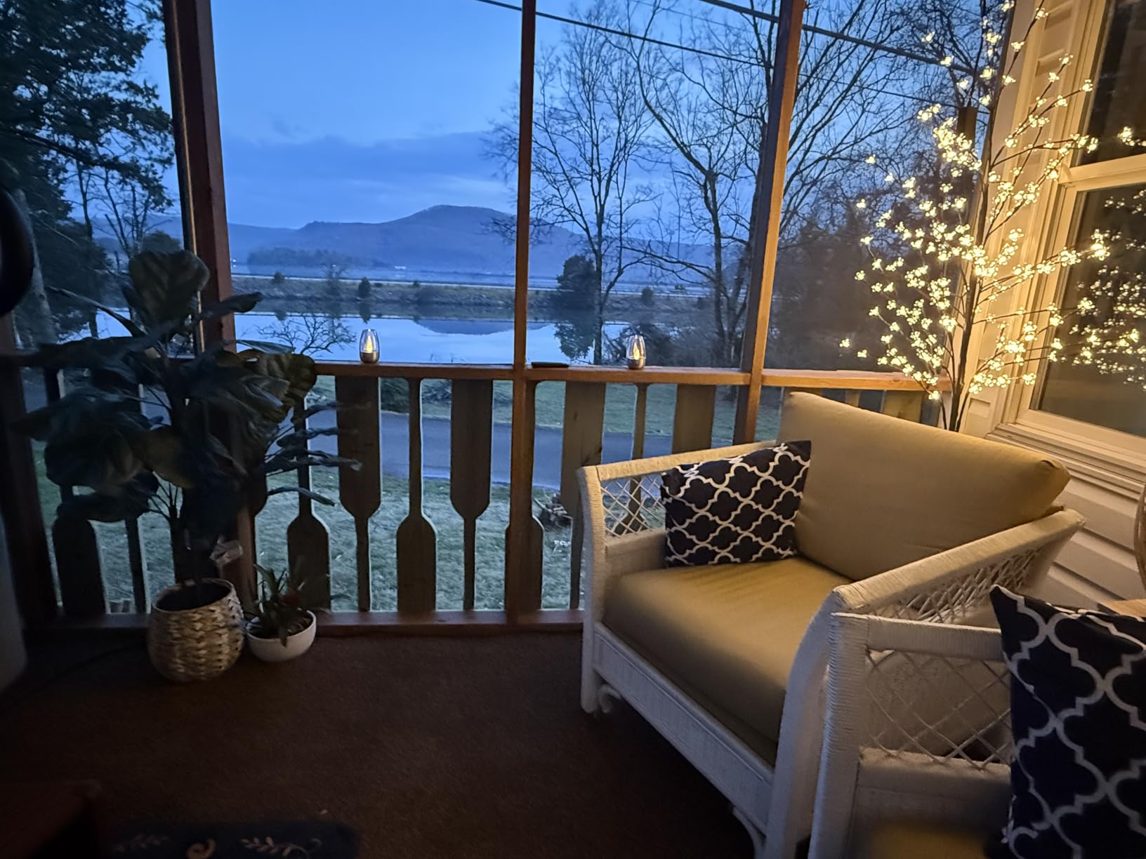 Lightshare 6.5FT 208 LED Cherry Blossom Tree, Lighted Artificial Tree for Decoration Inside and Outside, Home Patio Wedding Festival Christmas Decor customer photo 1