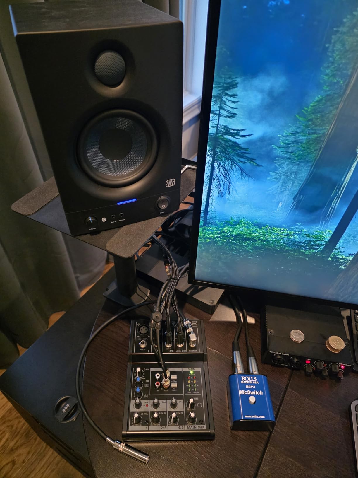 Mackie Mix Series Mix12FX 12-Channel Compact Mixer with Effects, Black customer photo 2