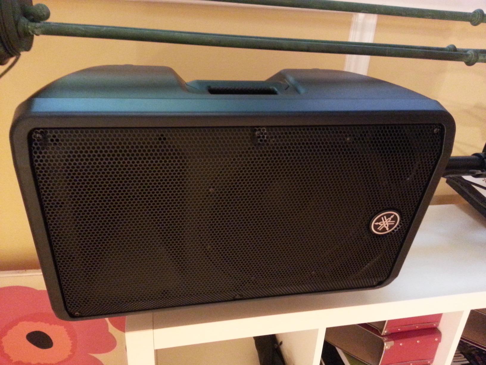 Yamaha DBR10 700-Watt Powered Speaker customer photo 2