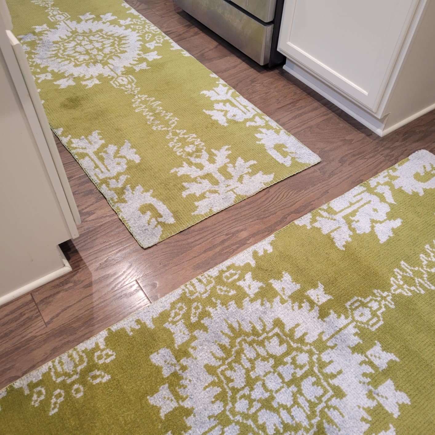 SAFAVIEH Stone Wash Collection 9' x 12' Chartreuse, Hand-Knotted Medallion Premium Wool & Viscose Area Rug customer photo 2