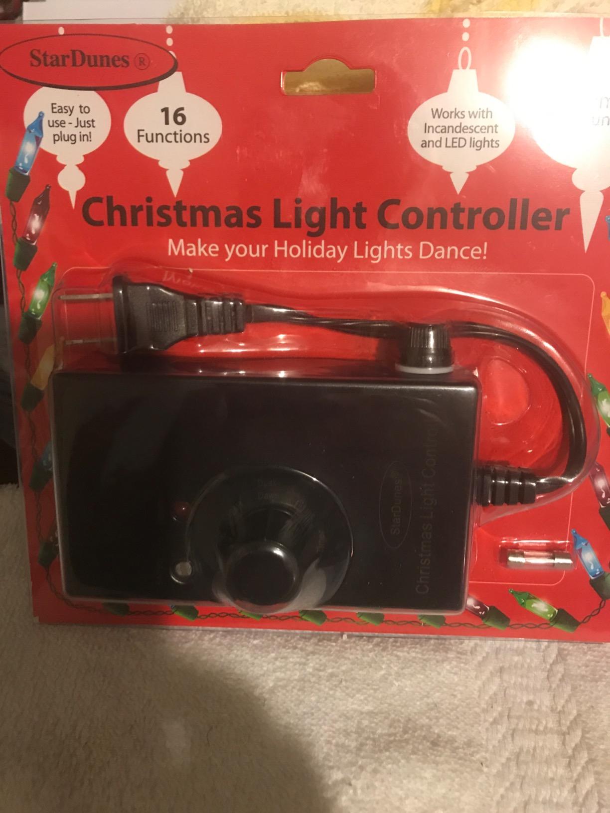 Christmas Light Controller - 16 Dazzling Flash/Fade Functions, 5 Timer Functions, Full Function Remote customer photo 2