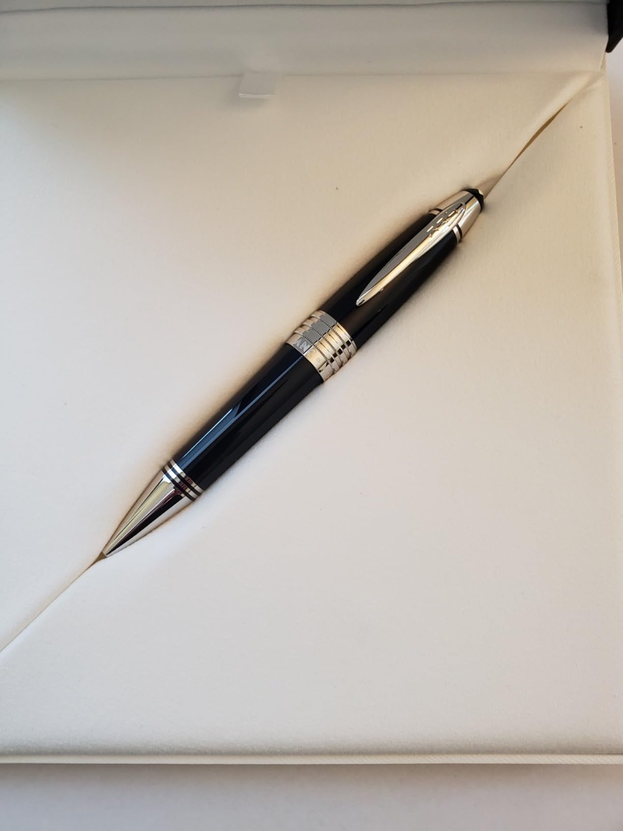 Montblanc Great Characters Ballpoint Pen Special Edition John F. Kennedy Dark Blue customer photo 1