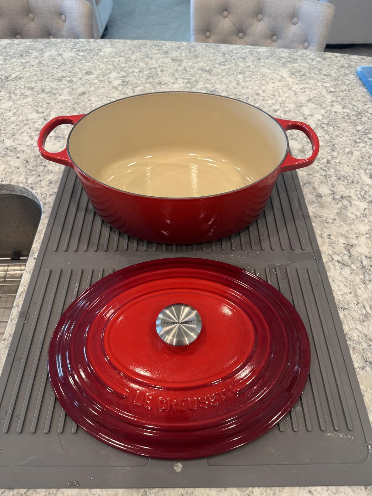 Le Creuset Enameled Cast Iron Signature Oval Dutch Oven, 6.75 qt., Cerise customer photo 1