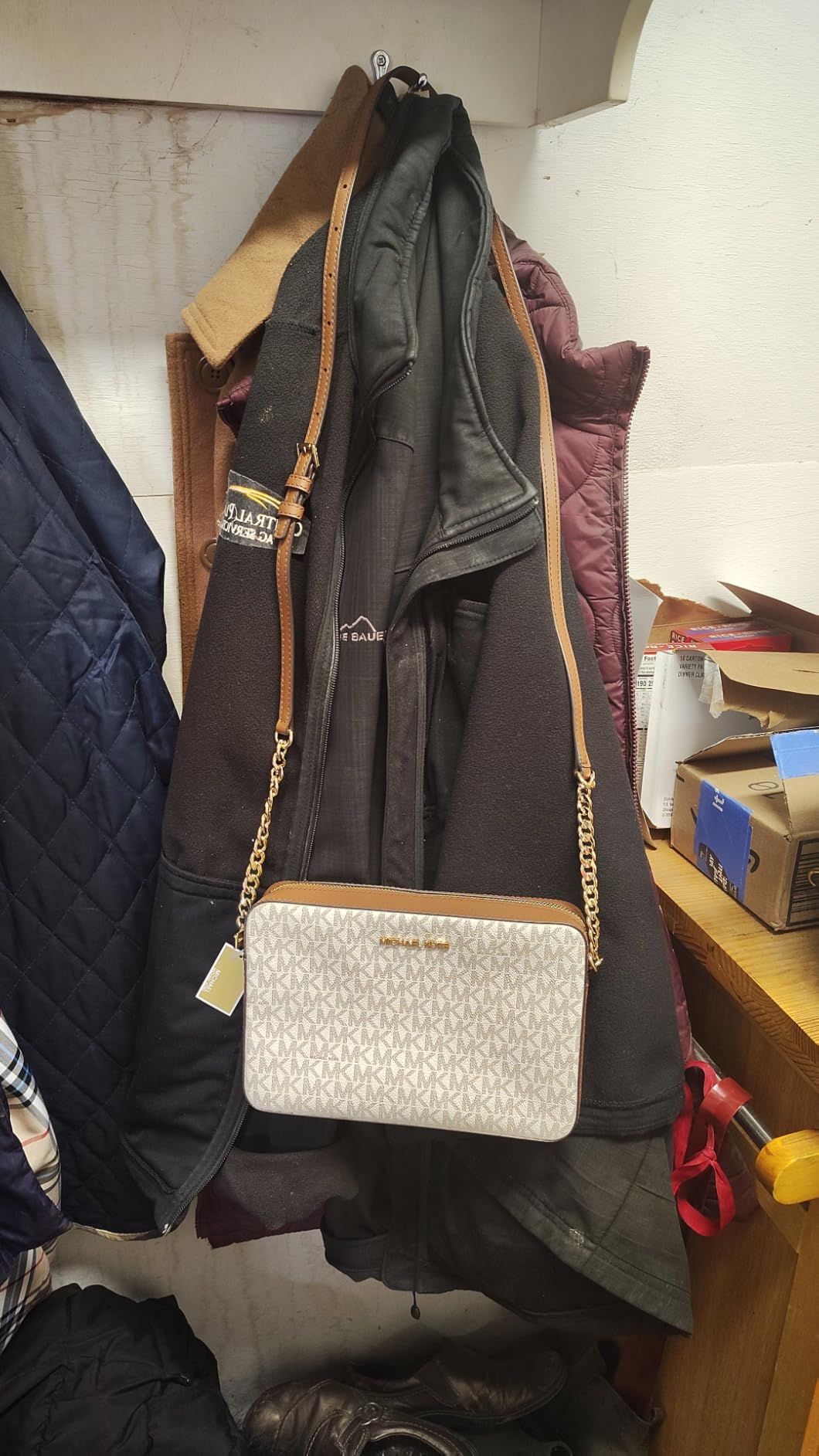 Michael Kors womens Jet Set Large Crossbody Bag customer photo 1