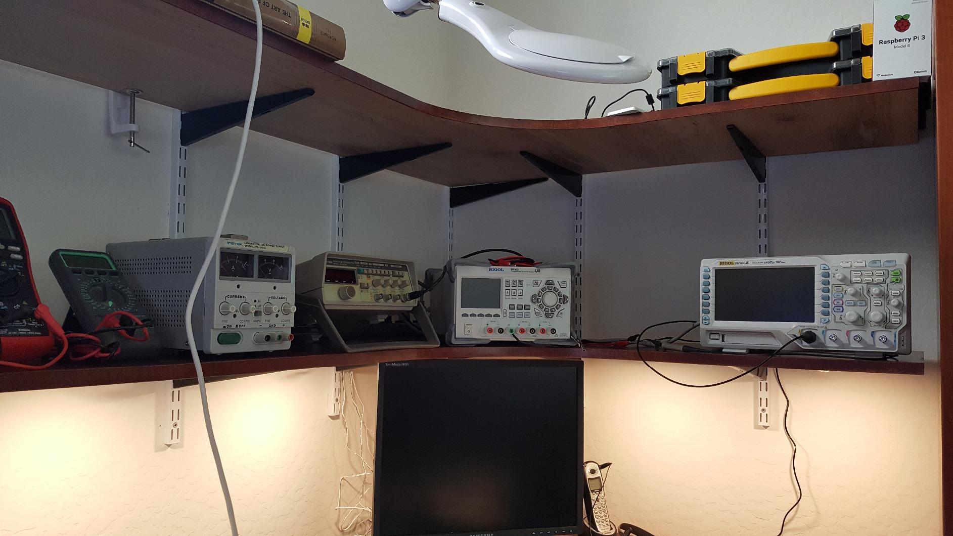 Rigol Digital Oscilloscope DS1054Z 50 MHz 4-Ch 1 GSa/s 24 Mpts 30,000 wfms/s UltraVision 7