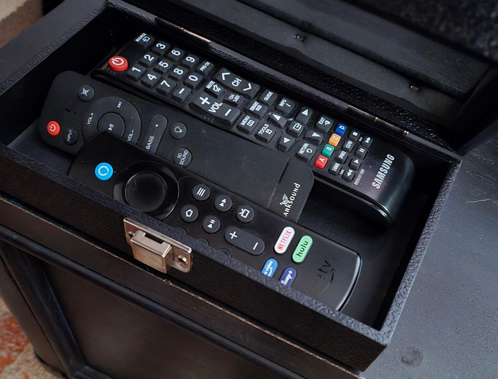 Novel Box Jewelry Organizer Box Linen Light Beige 14.75x8.25x2.1 Large Glass Jewelry Box with Lid with Metal Clasp - Gem Display Case - Jewelry Display Case for Necklaces Bracelets Rings Accessories customer photo 2