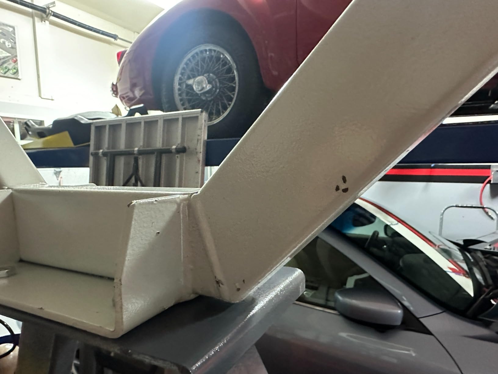 KAKA INDUSTRIAL Pneumatic Planishing Hammer, 19.6