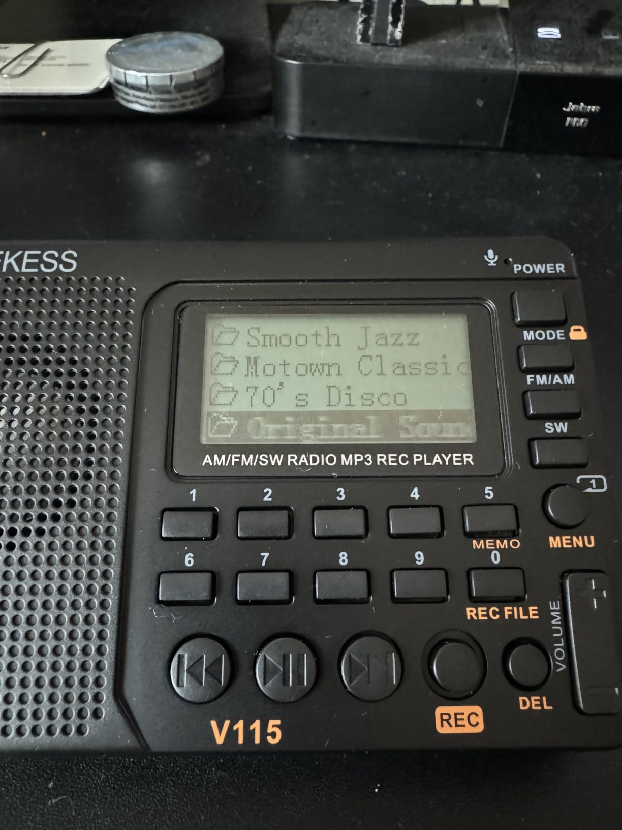 Retekess V115 Shortwave Radio, Digital Radio AM FM, Shortwave Receiver with 1000mAh Rechargeable Battery, Presets, TF/AUX Playback and Recording, Bass Speaker, for Camping customer photo 1