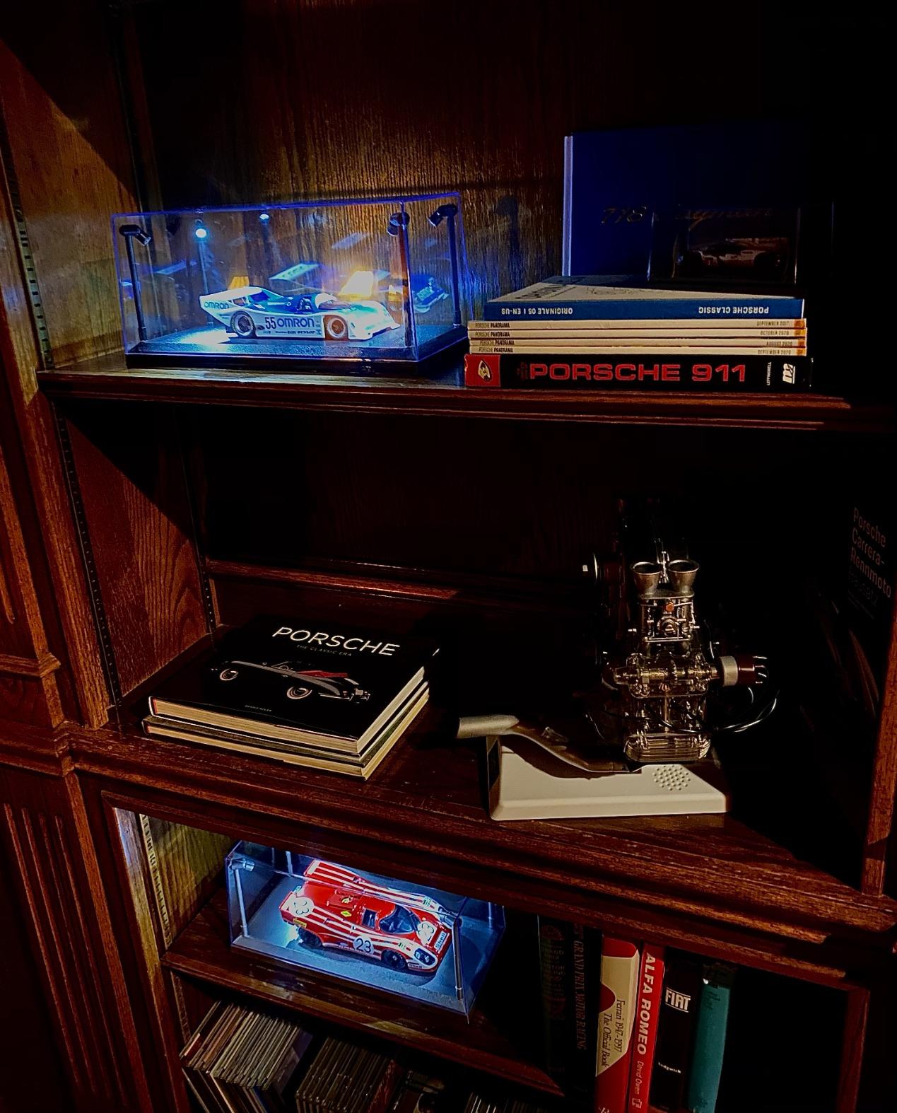 Silver Collectible Display Show Case Illumicase+ with LED Lights for 1/64 1/43 1/32 1/24 1/18 Scale Models customer photo 2