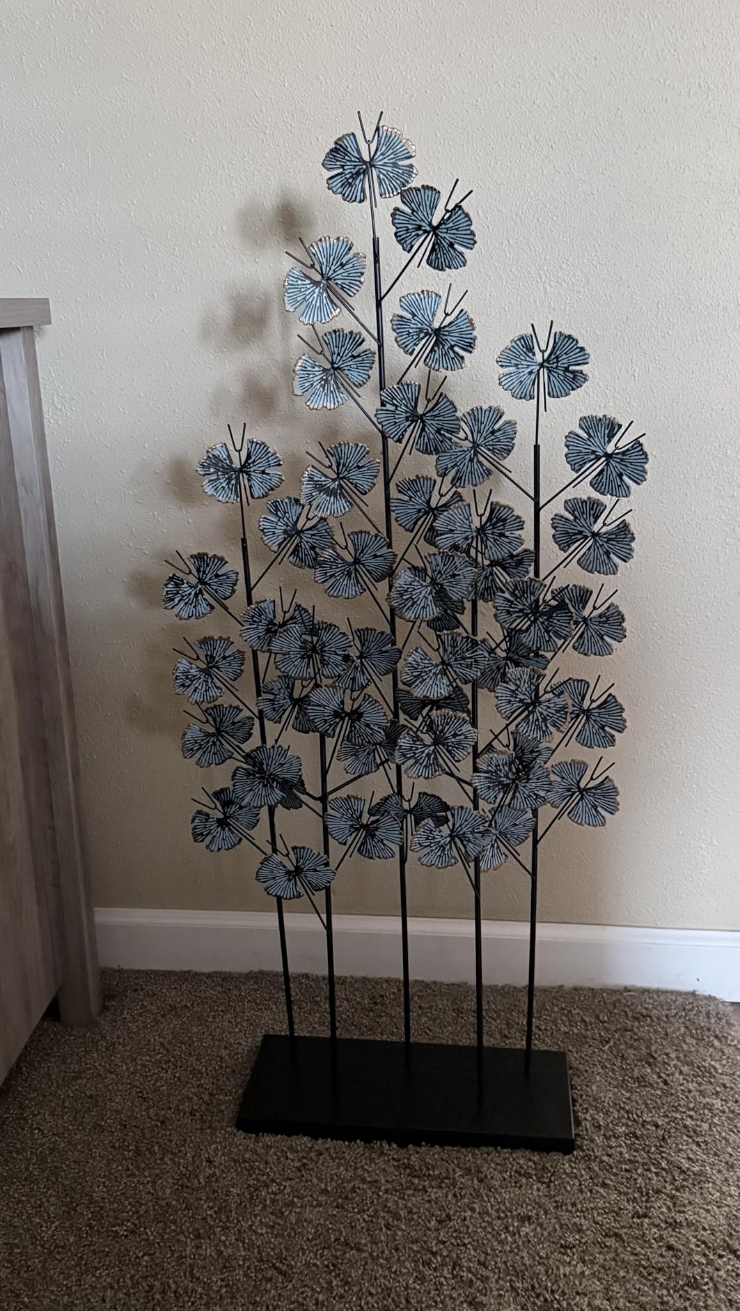 Deco 79 Metal Leaf Decorative Sculpture Home Decor Statue with Gold Accents, Accent Figurine 13