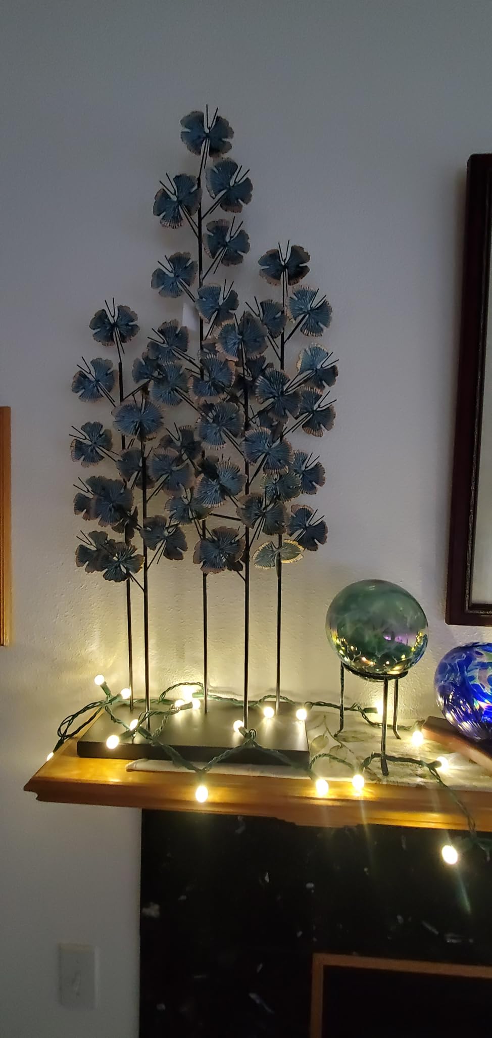 Deco 79 Metal Leaf Decorative Sculpture Home Decor Statue with Gold Accents, Accent Figurine 13