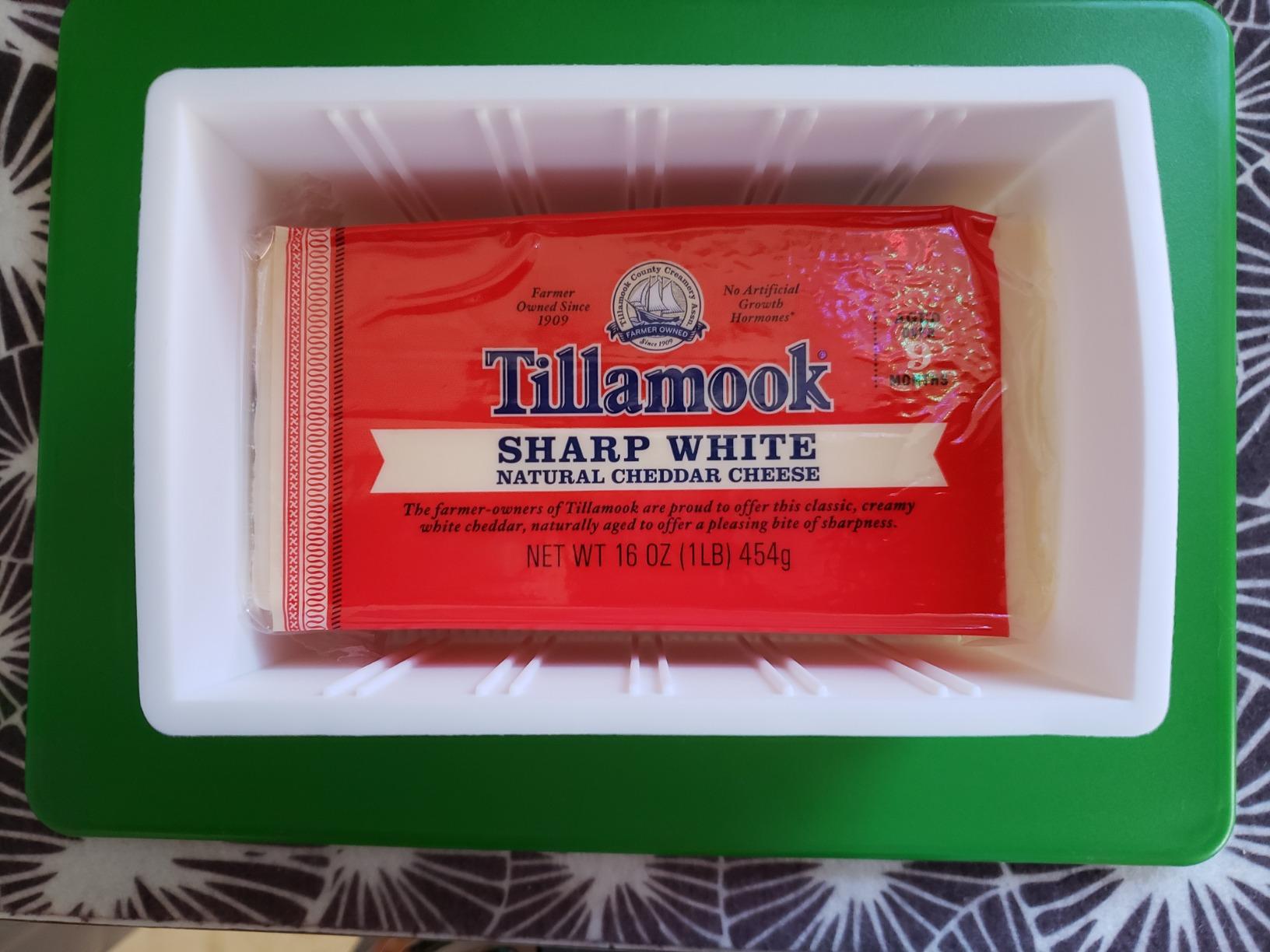 CapaBunga Cheese Vault with Divider - Reusable Artisan Cheese Storage Container for Fridge - Food Grade Silicone Cheese Container 6x4x3.5 - Cheese Keeper for Refrigerator - White Cheese Holder customer photo 1