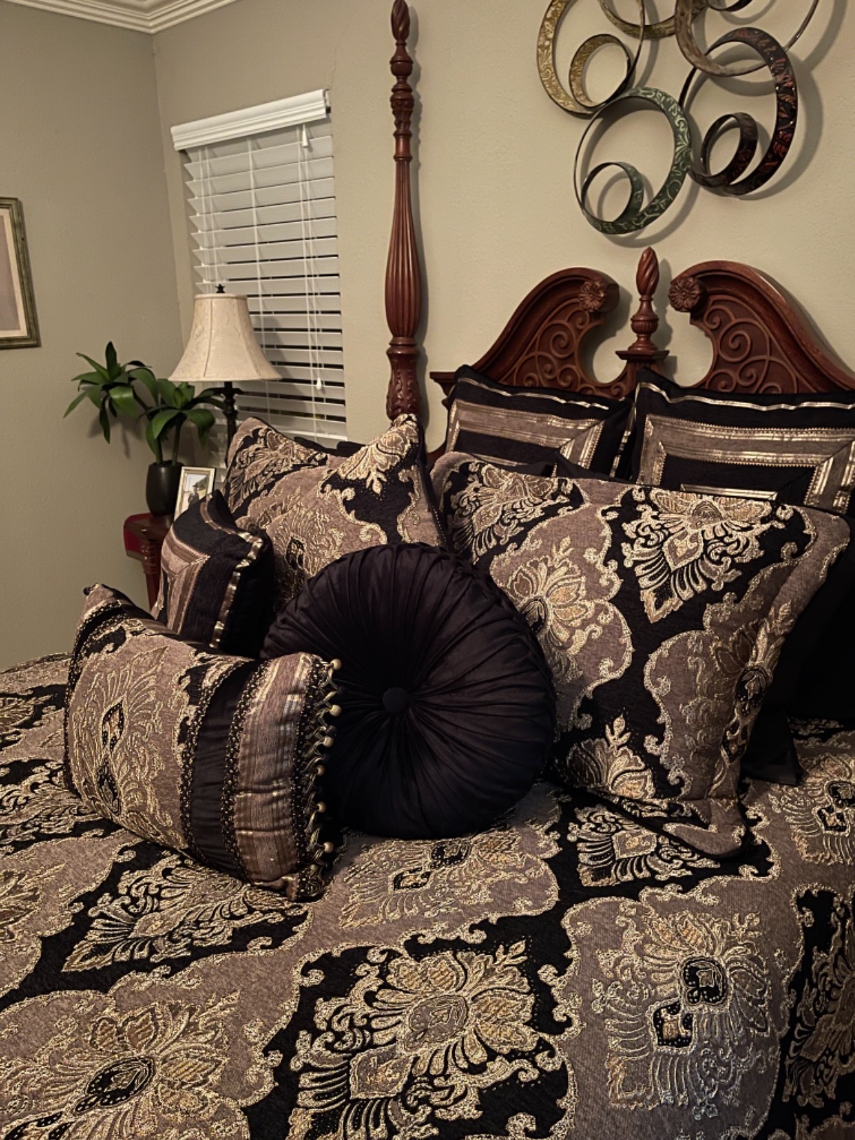 J. Queen New York Bradshaw Black Comforter Set King customer photo 2