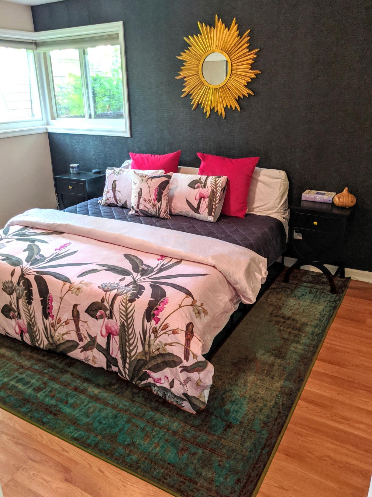 Safavieh Home Collection Josephine 33.5 x 33.5-inch Antique Gold Round Decorative Sunburst Mirror customer photo 1