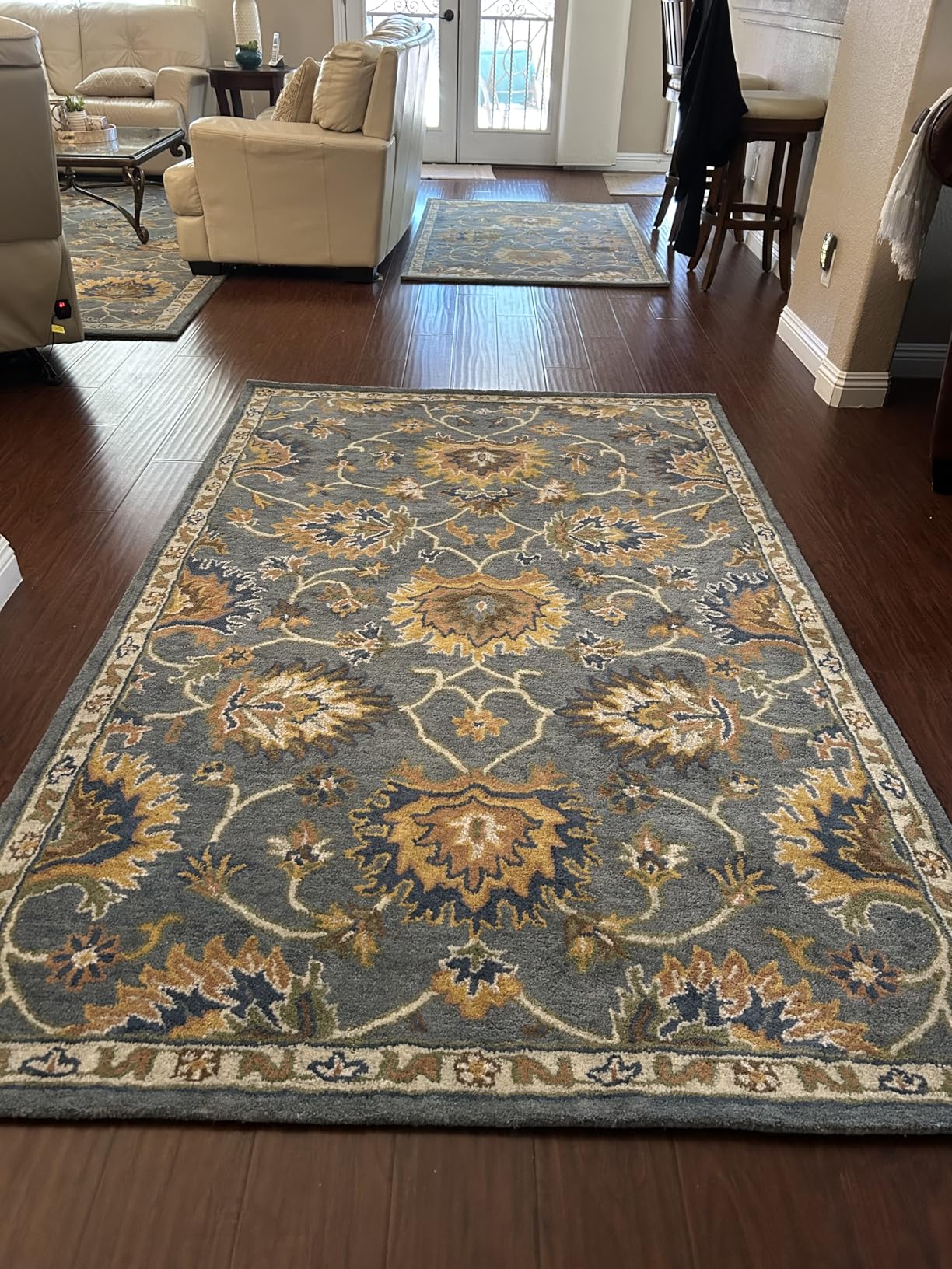 SAFAVIEH Area Rug 8x10 - Heritage Collection - Large - Light Blue, Handmade Wool, Traditional Oriental Design, Ideal for Living Room, Bedroom, Office, Dining Space (HG651A) customer photo 1
