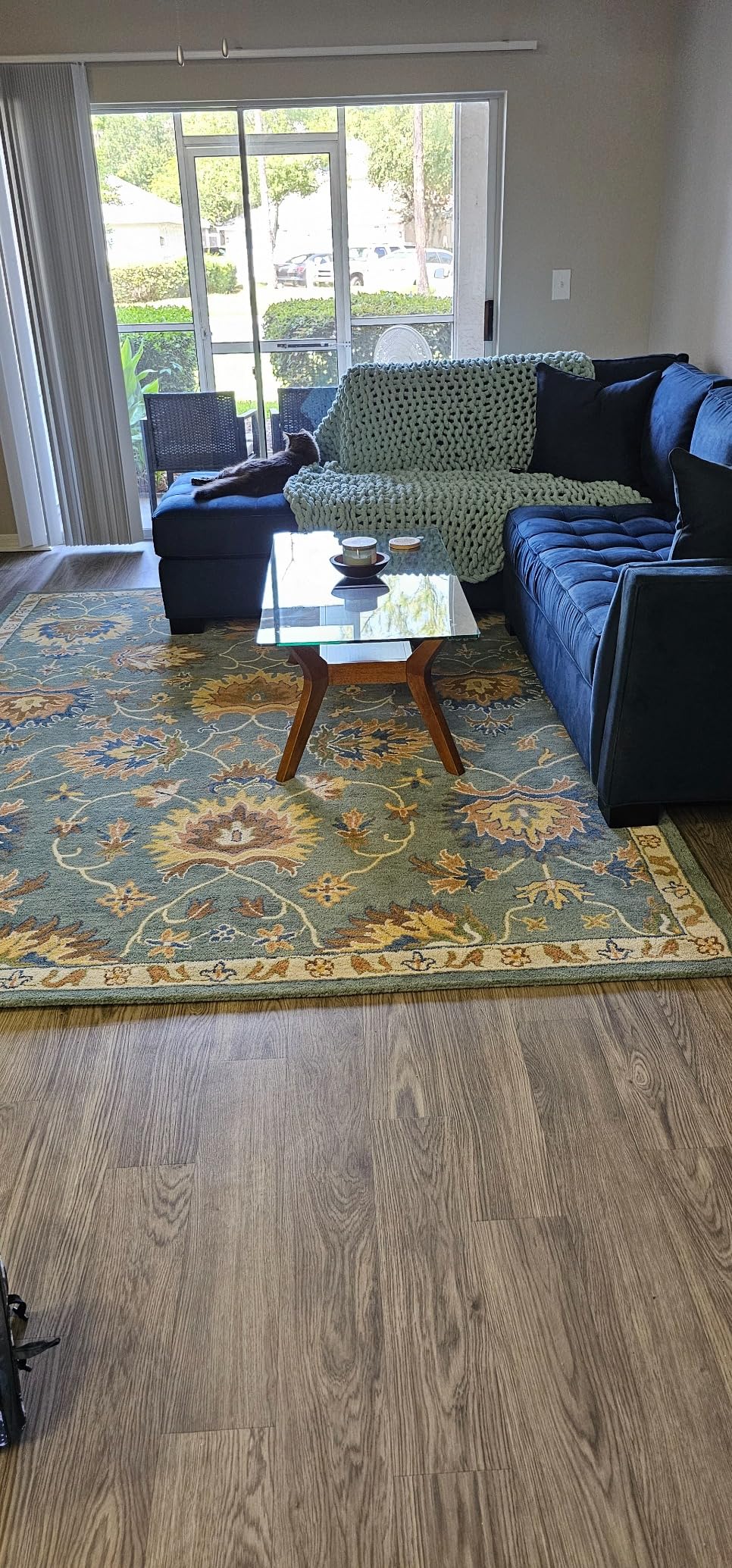SAFAVIEH Area Rug 8x10 - Heritage Collection - Large - Light Blue, Handmade Wool, Traditional Oriental Design, Ideal for Living Room, Bedroom, Office, Dining Space (HG651A) customer photo 2