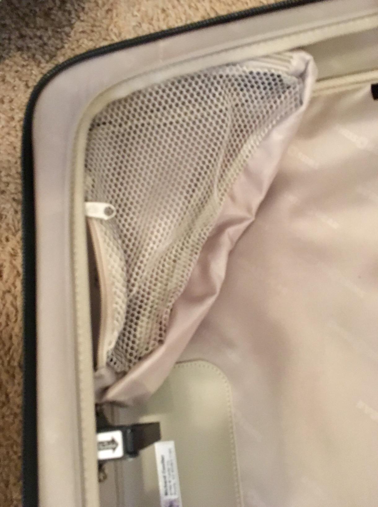 SwissGear 7895 Premium Rolling Garment Bag, Bonus Hanging Feature, Men's and Women's, 24-Inch Luggage - Black customer photo 2