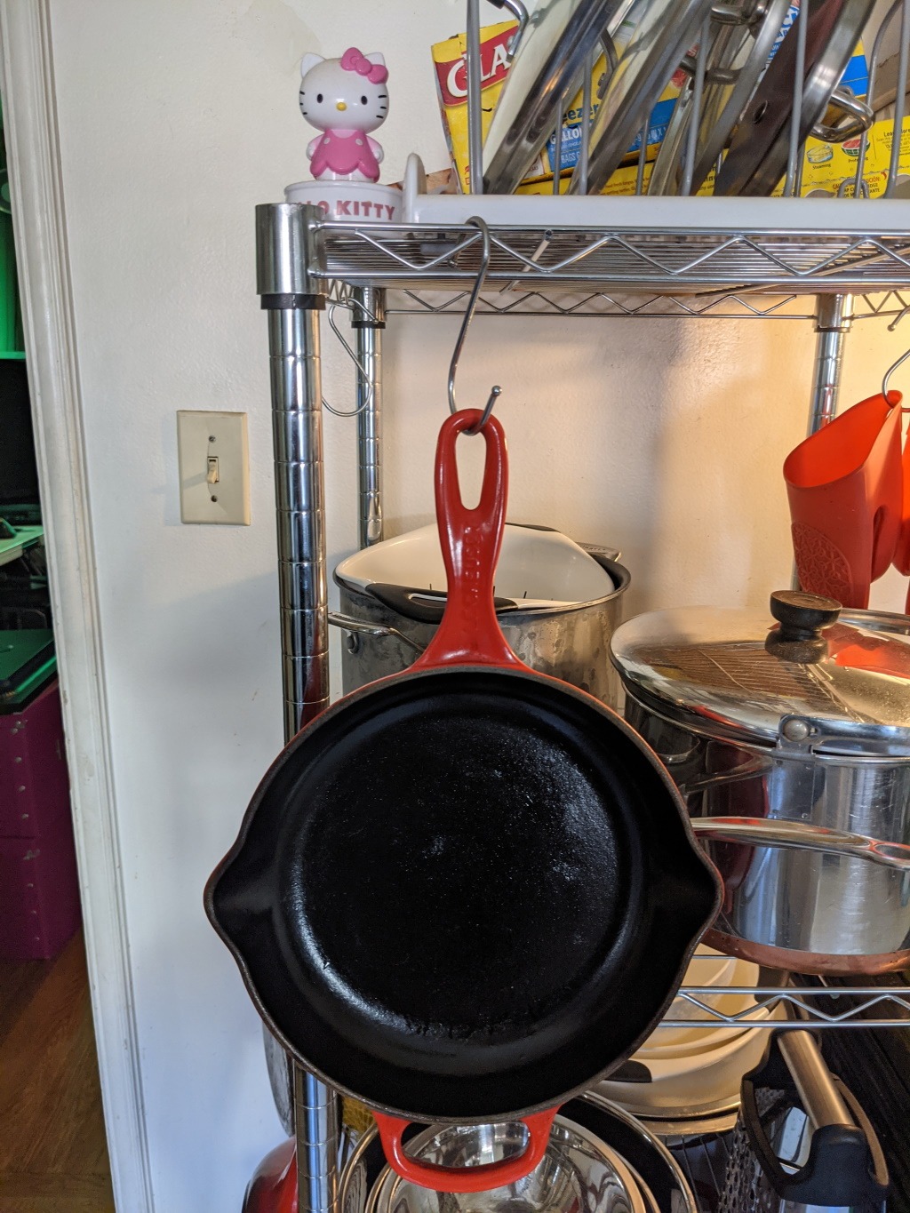 Le Creuset Enameled Cast Iron Signature Iron Handle Skillet, 10.25