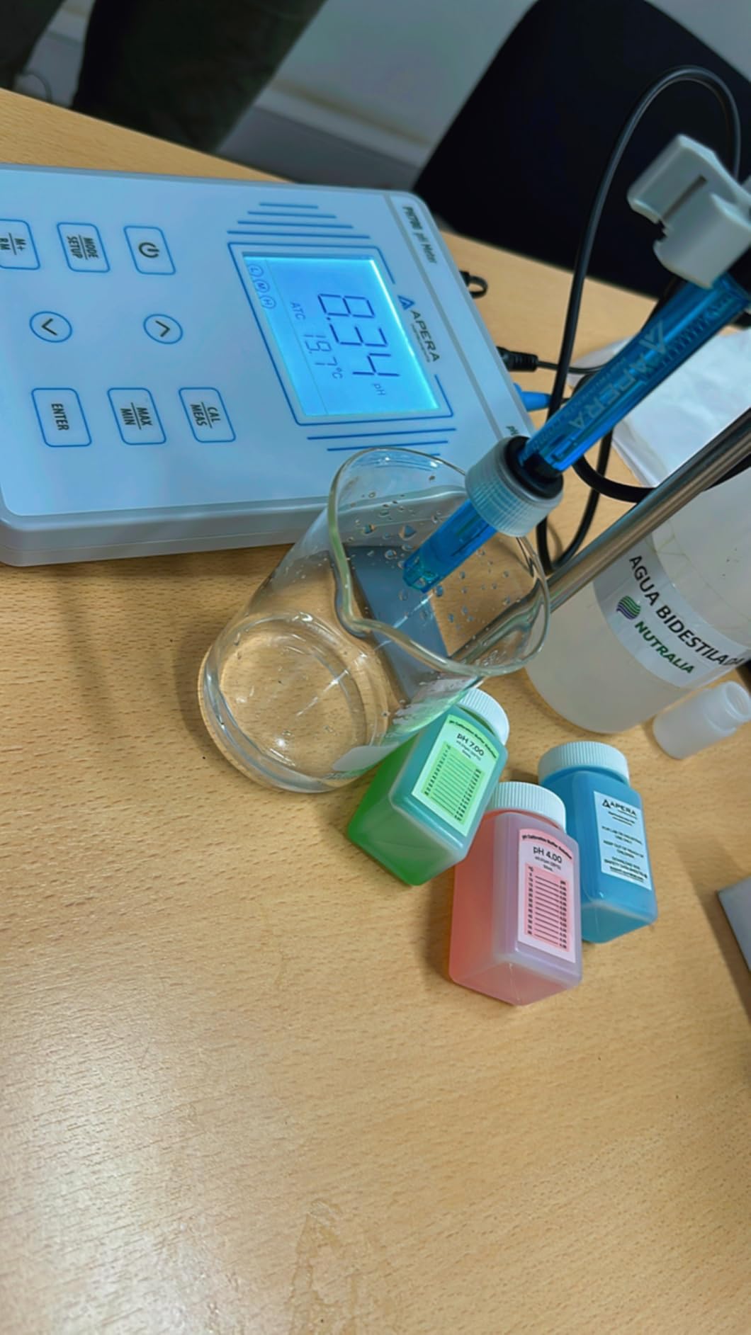 Apera Instruments, LLC-AI501 PH700 Benchtop Lab pH Meter, 0.01 pH Accuracy, 1-3 Points Auto Calibration, 3-in-1 pH/Temp. Electrode customer photo 1