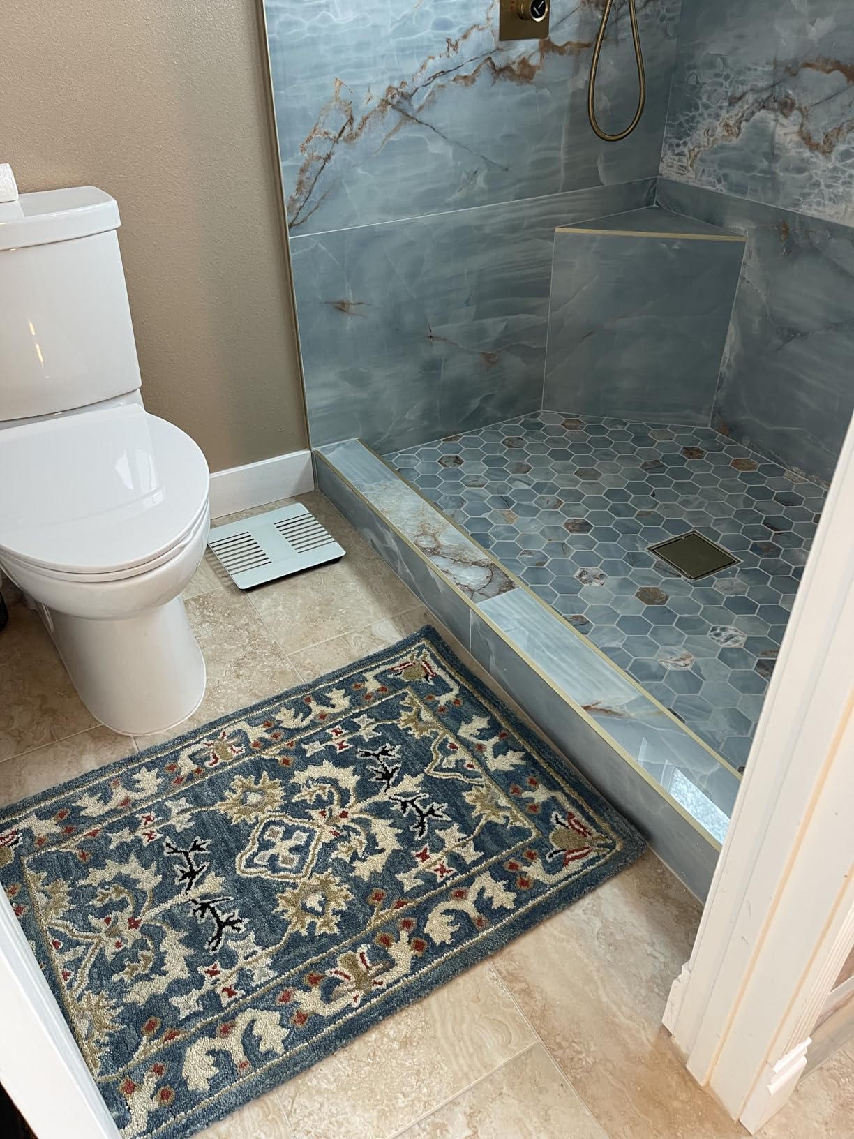 SAFAVIEH Area Rug 8x10 - Antiquity Collection - Large - Red & Multi, Handmade Wool, Traditional Bohemian Design customer photo 2