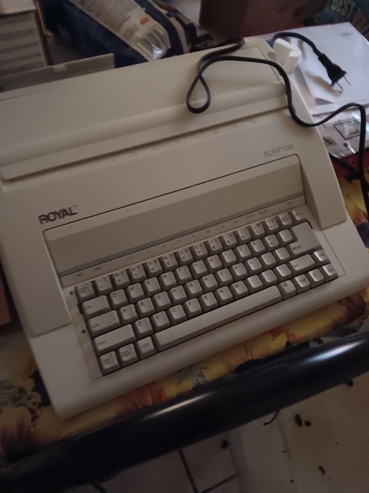 ROYAL 69149V Scriptor Typewriter customer photo 1