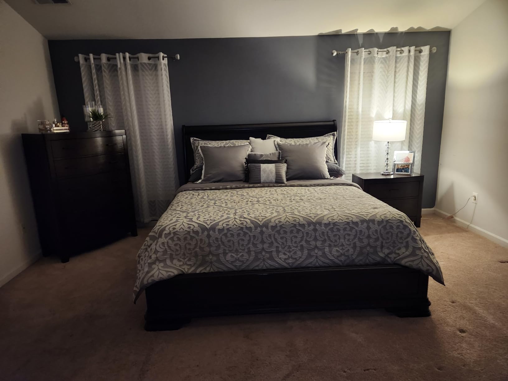 J Queen New York Astoria 4 Piece Queen Comforter Set customer photo 1